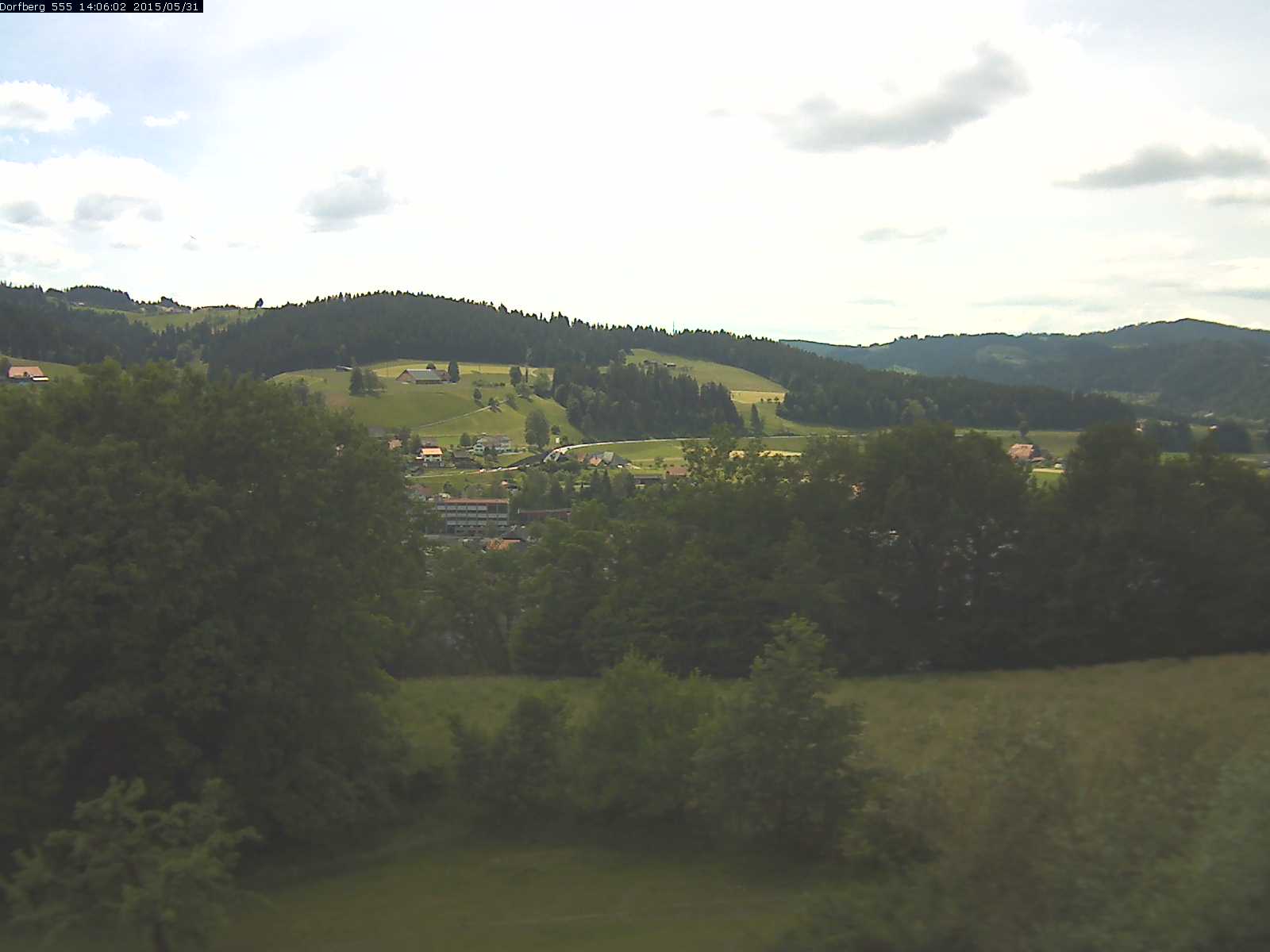 Webcam-Bild: Aussicht vom Dorfberg in Langnau 20150531-140601