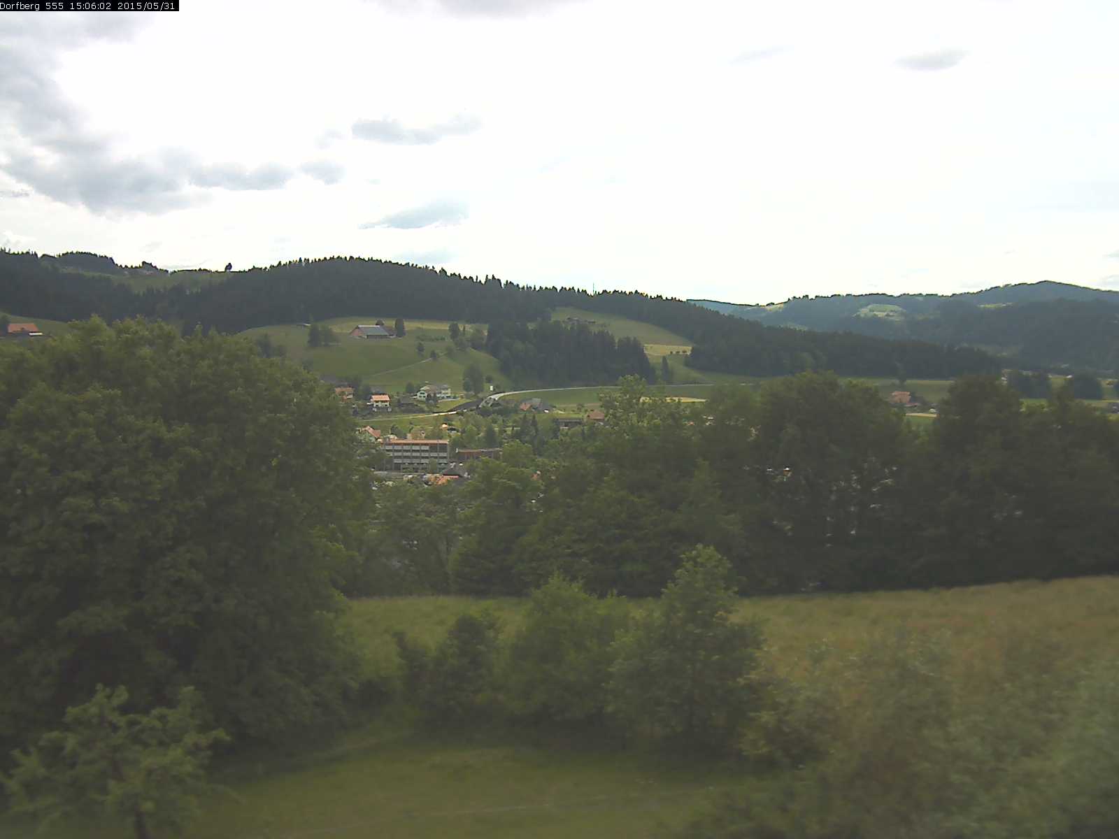 Webcam-Bild: Aussicht vom Dorfberg in Langnau 20150531-150601