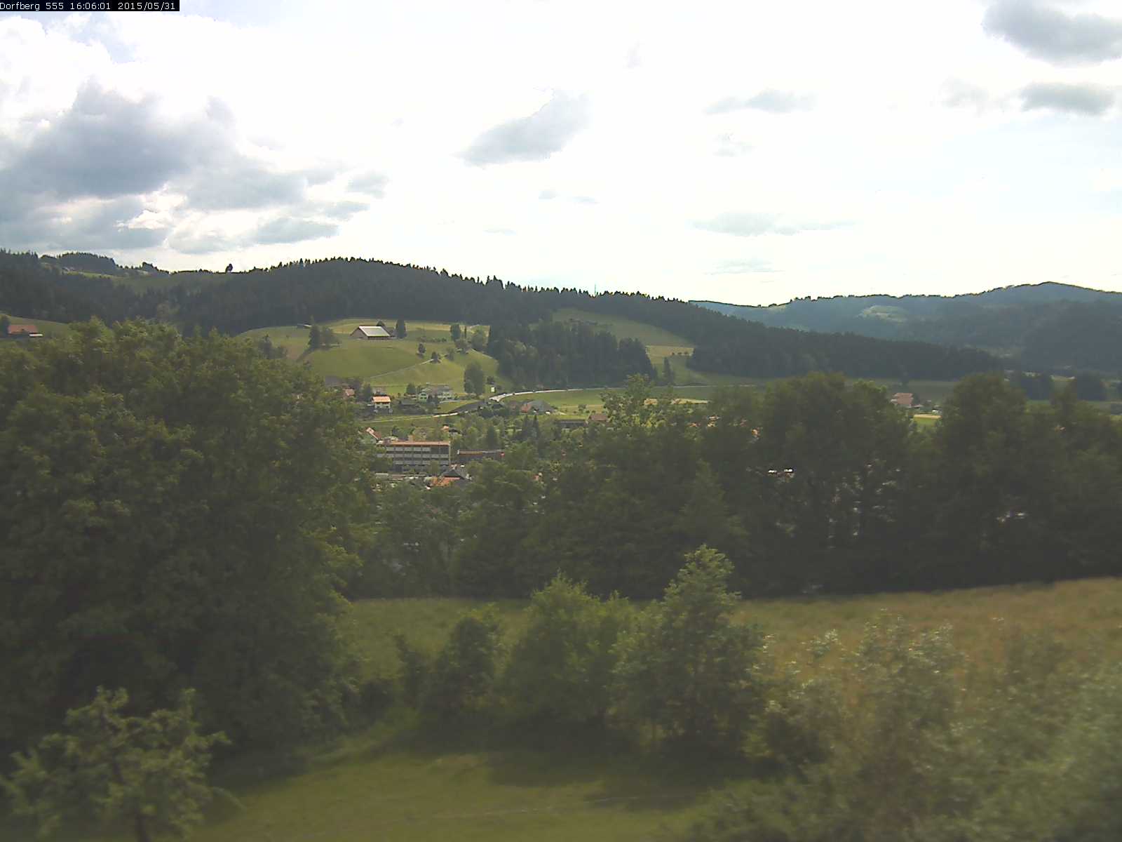 Webcam-Bild: Aussicht vom Dorfberg in Langnau 20150531-160601
