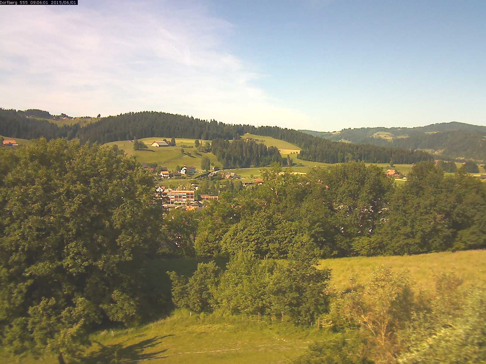Webcam-Bild: Aussicht vom Dorfberg in Langnau 20150601-090601