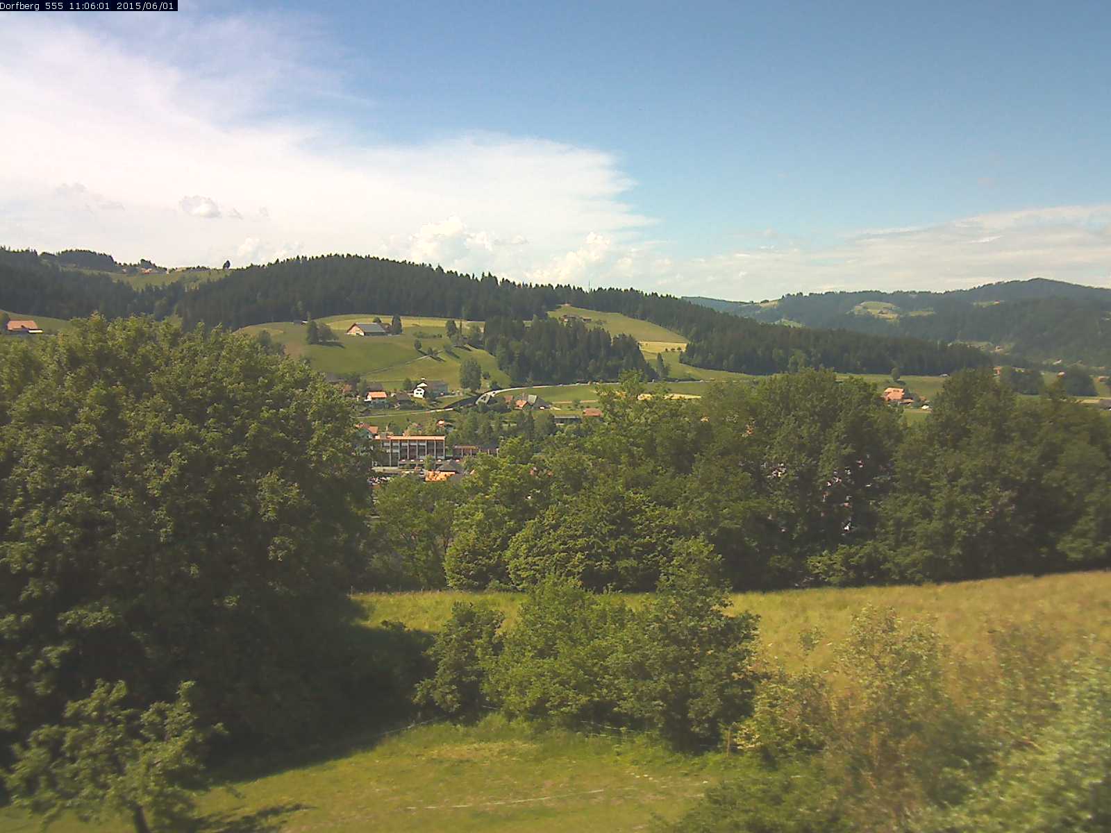 Webcam-Bild: Aussicht vom Dorfberg in Langnau 20150601-110601