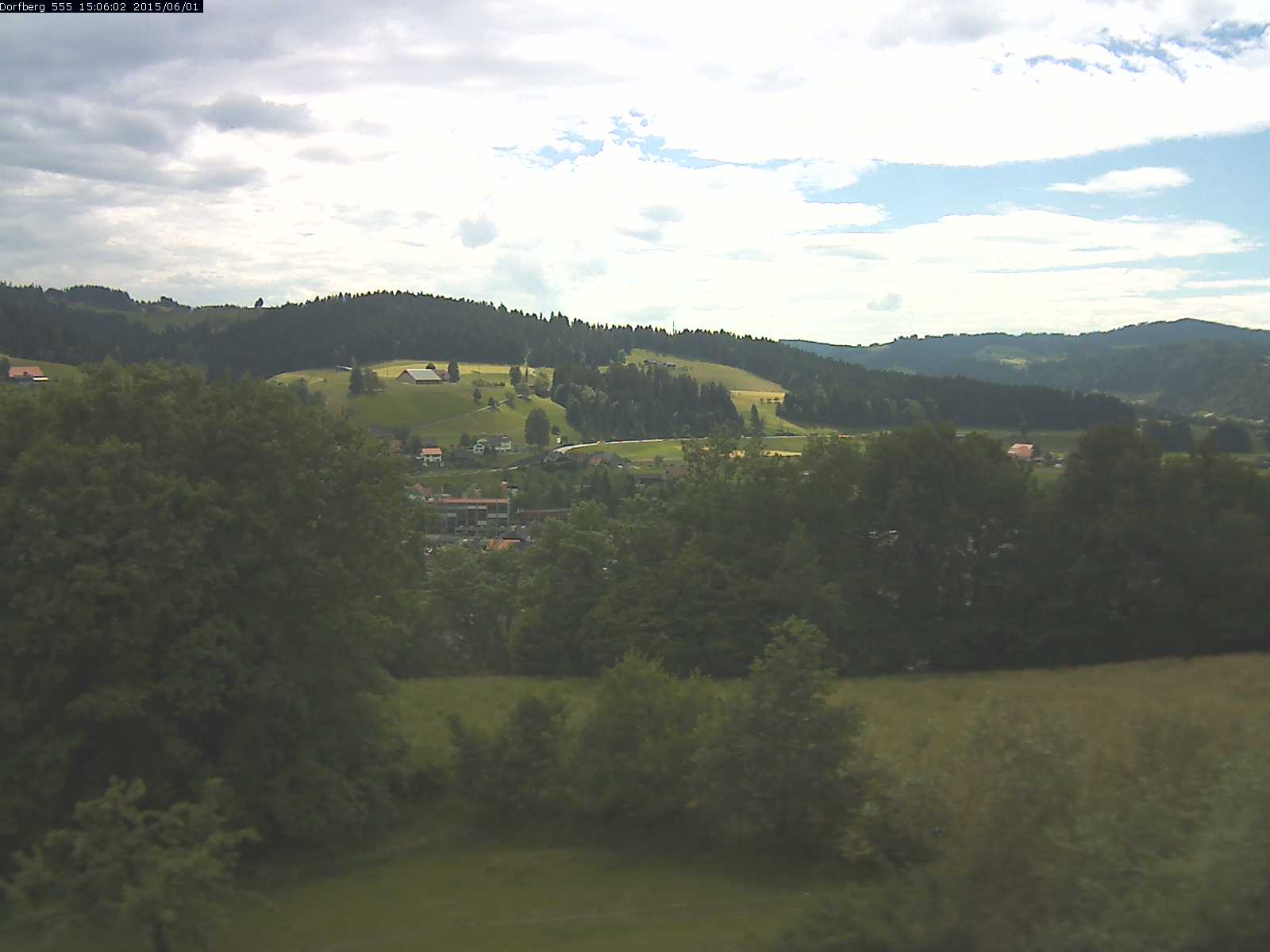 Webcam-Bild: Aussicht vom Dorfberg in Langnau 20150601-150601