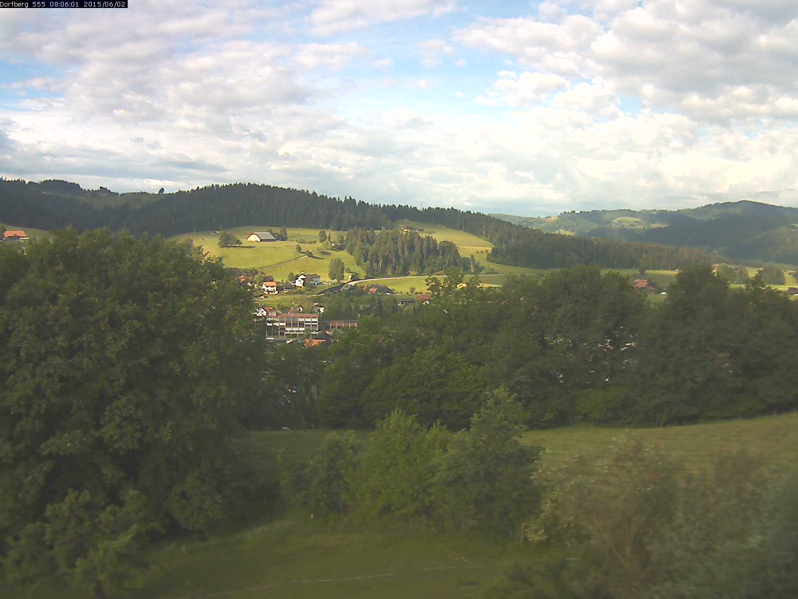 Webcam-Bild: Aussicht vom Dorfberg in Langnau 20150602-080601