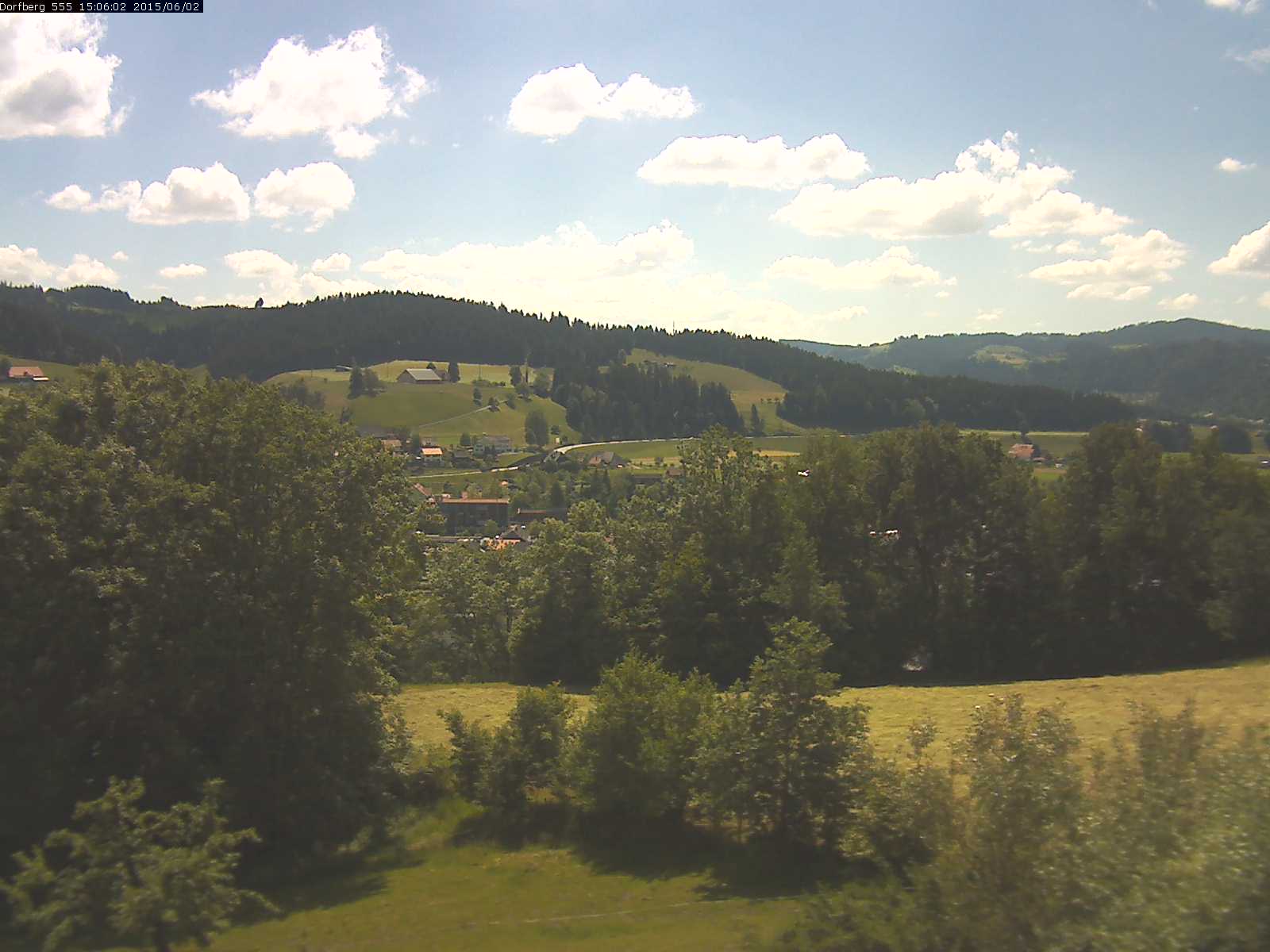 Webcam-Bild: Aussicht vom Dorfberg in Langnau 20150602-150601
