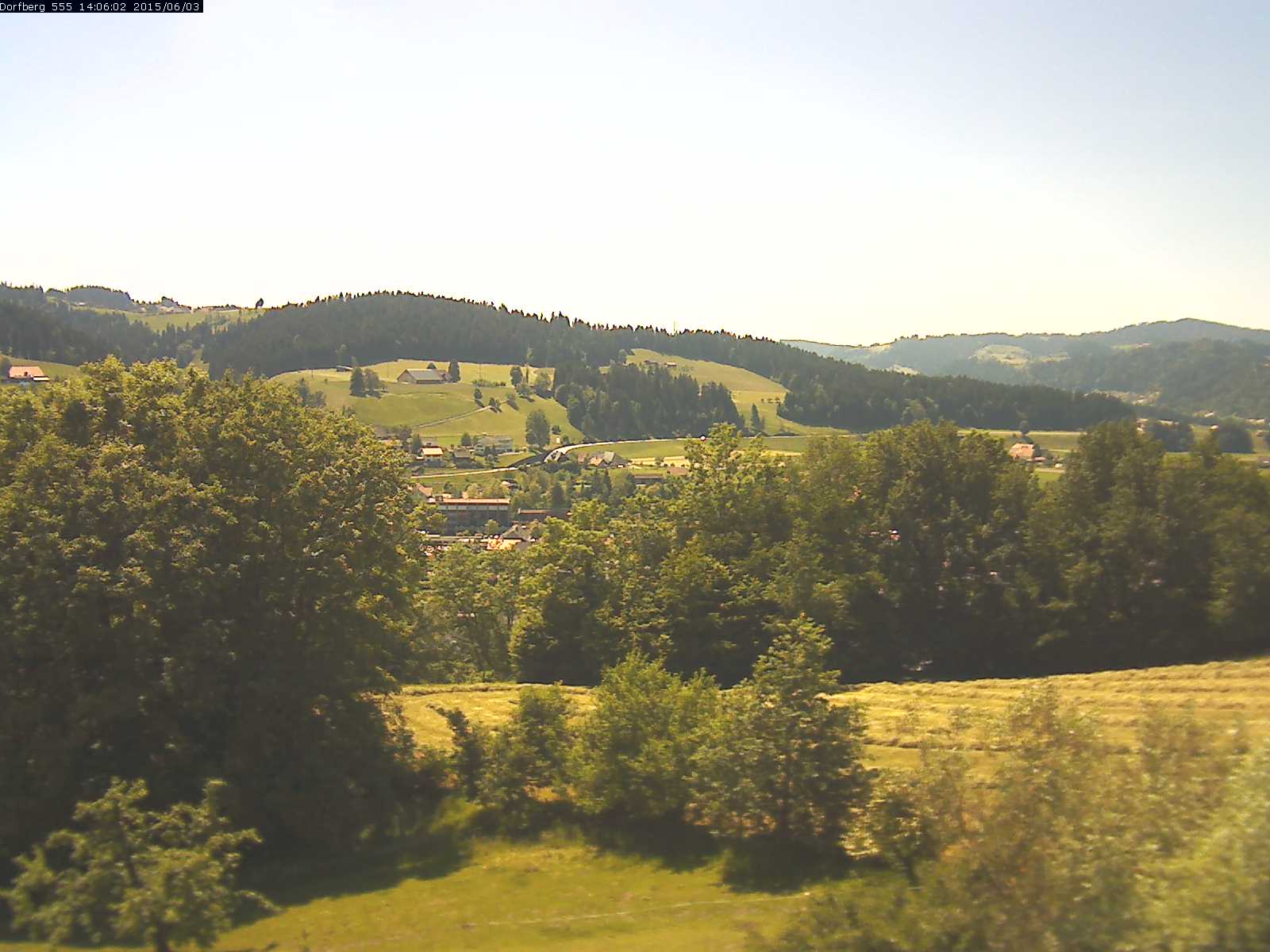 Webcam-Bild: Aussicht vom Dorfberg in Langnau 20150603-140601