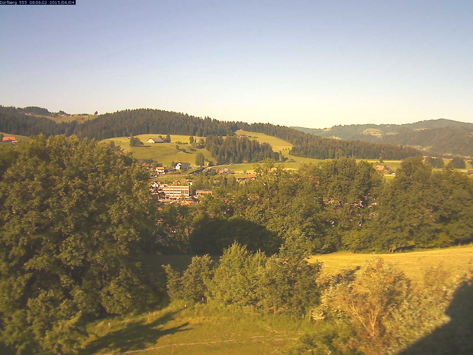 Webcam-Bild: Aussicht vom Dorfberg in Langnau 20150604-080601