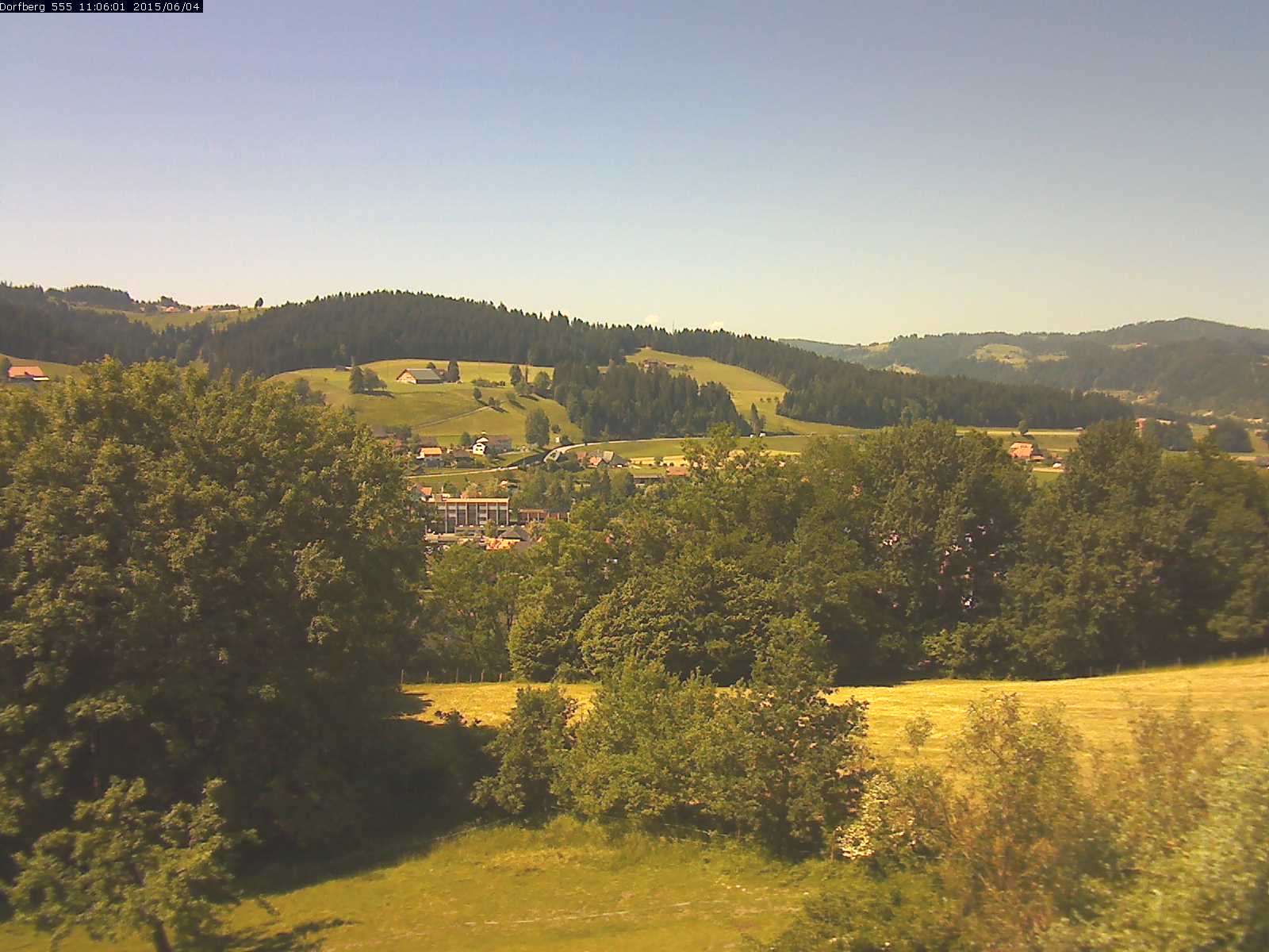 Webcam-Bild: Aussicht vom Dorfberg in Langnau 20150604-110601