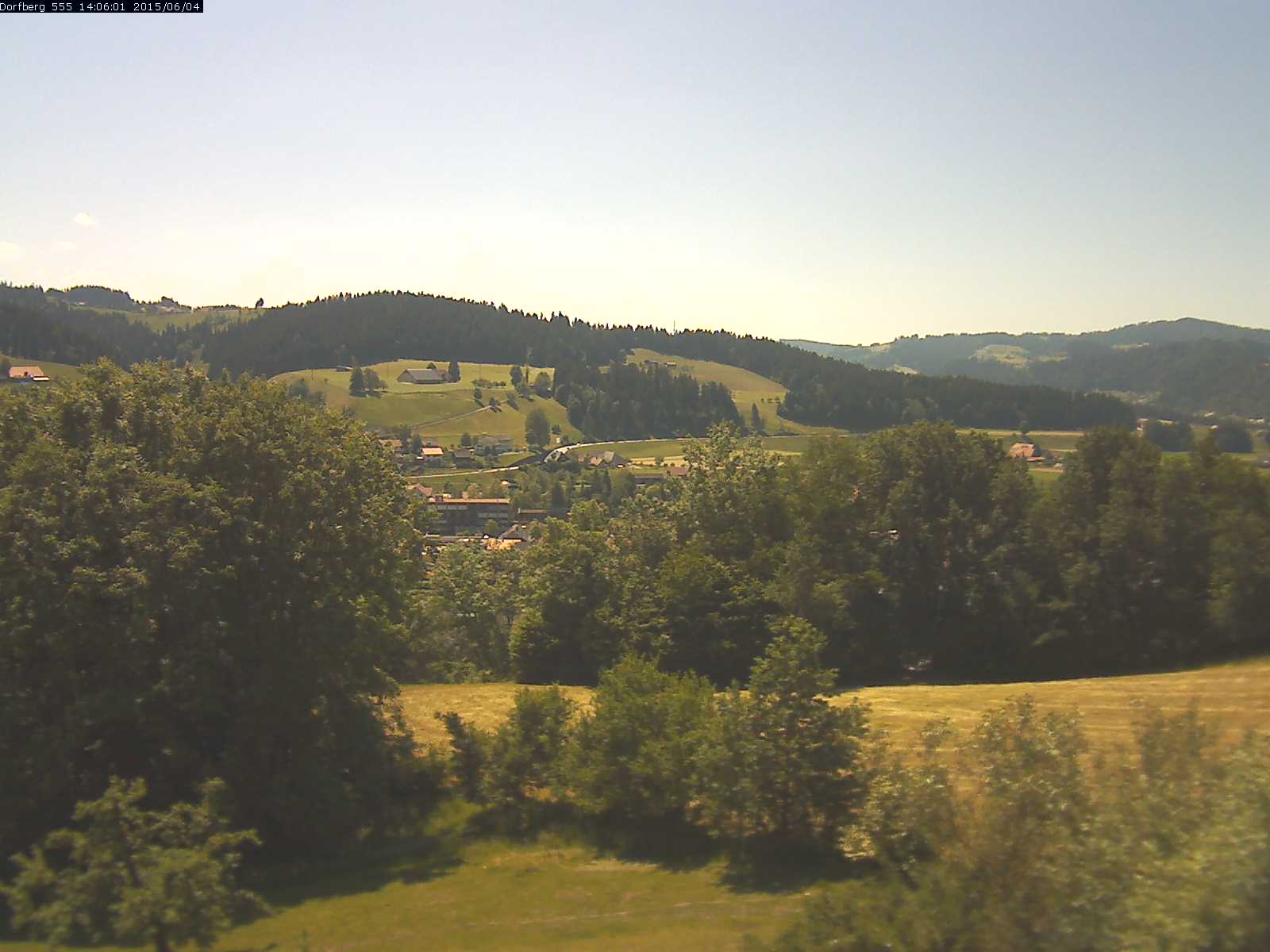 Webcam-Bild: Aussicht vom Dorfberg in Langnau 20150604-140601