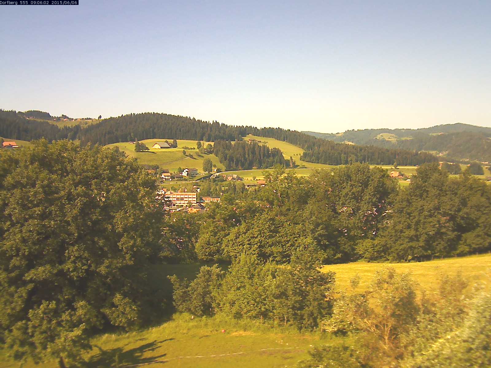 Webcam-Bild: Aussicht vom Dorfberg in Langnau 20150606-090601