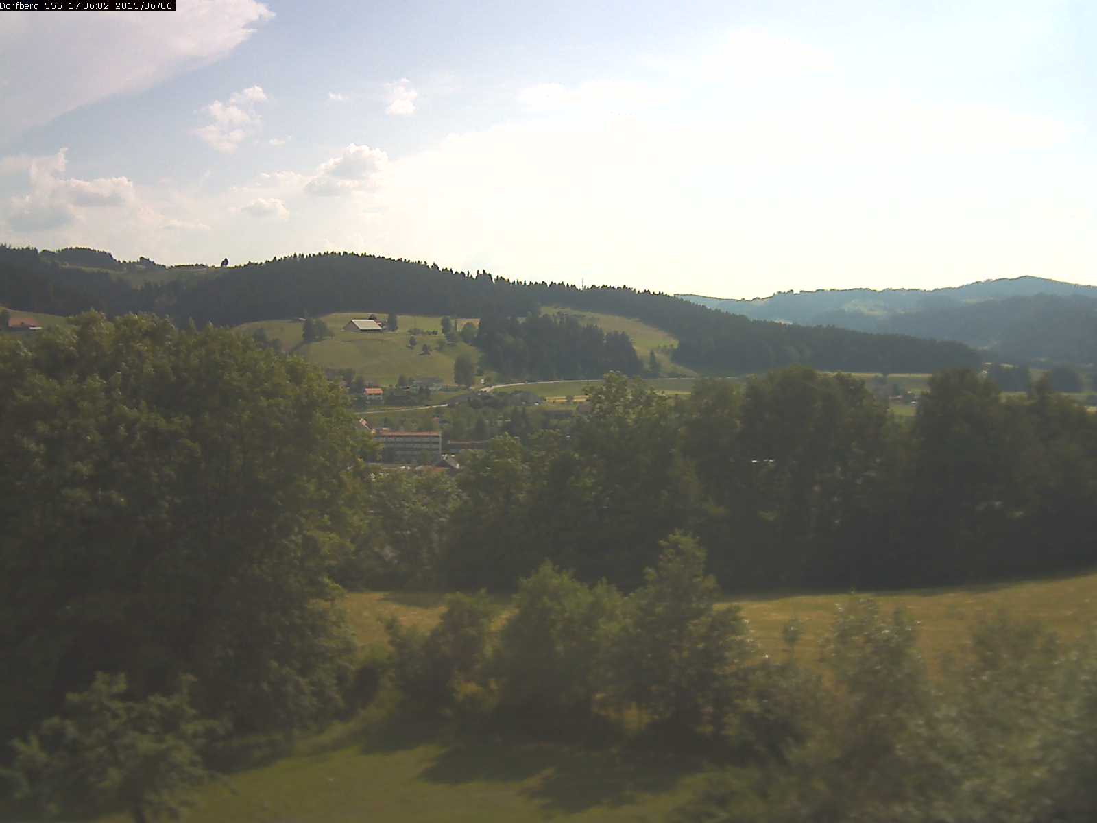 Webcam-Bild: Aussicht vom Dorfberg in Langnau 20150606-170602