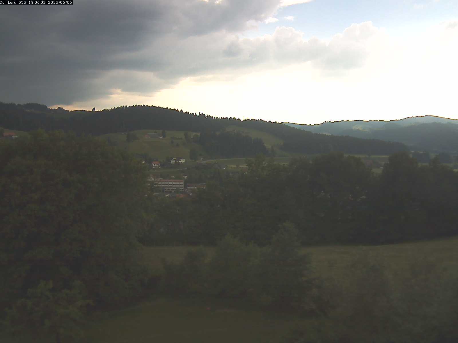 Webcam-Bild: Aussicht vom Dorfberg in Langnau 20150606-180601
