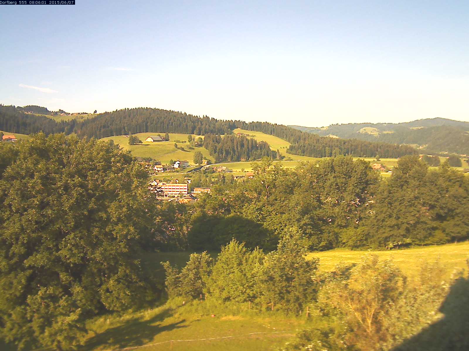 Webcam-Bild: Aussicht vom Dorfberg in Langnau 20150607-080601