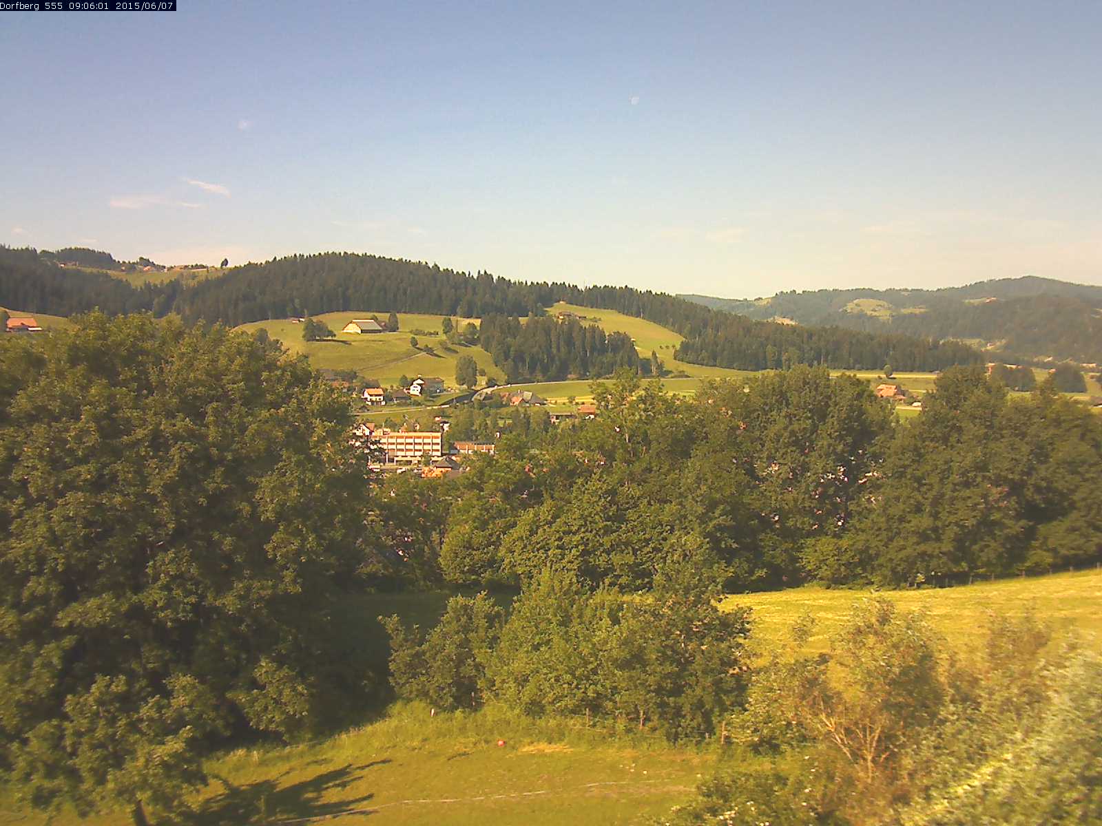 Webcam-Bild: Aussicht vom Dorfberg in Langnau 20150607-090601