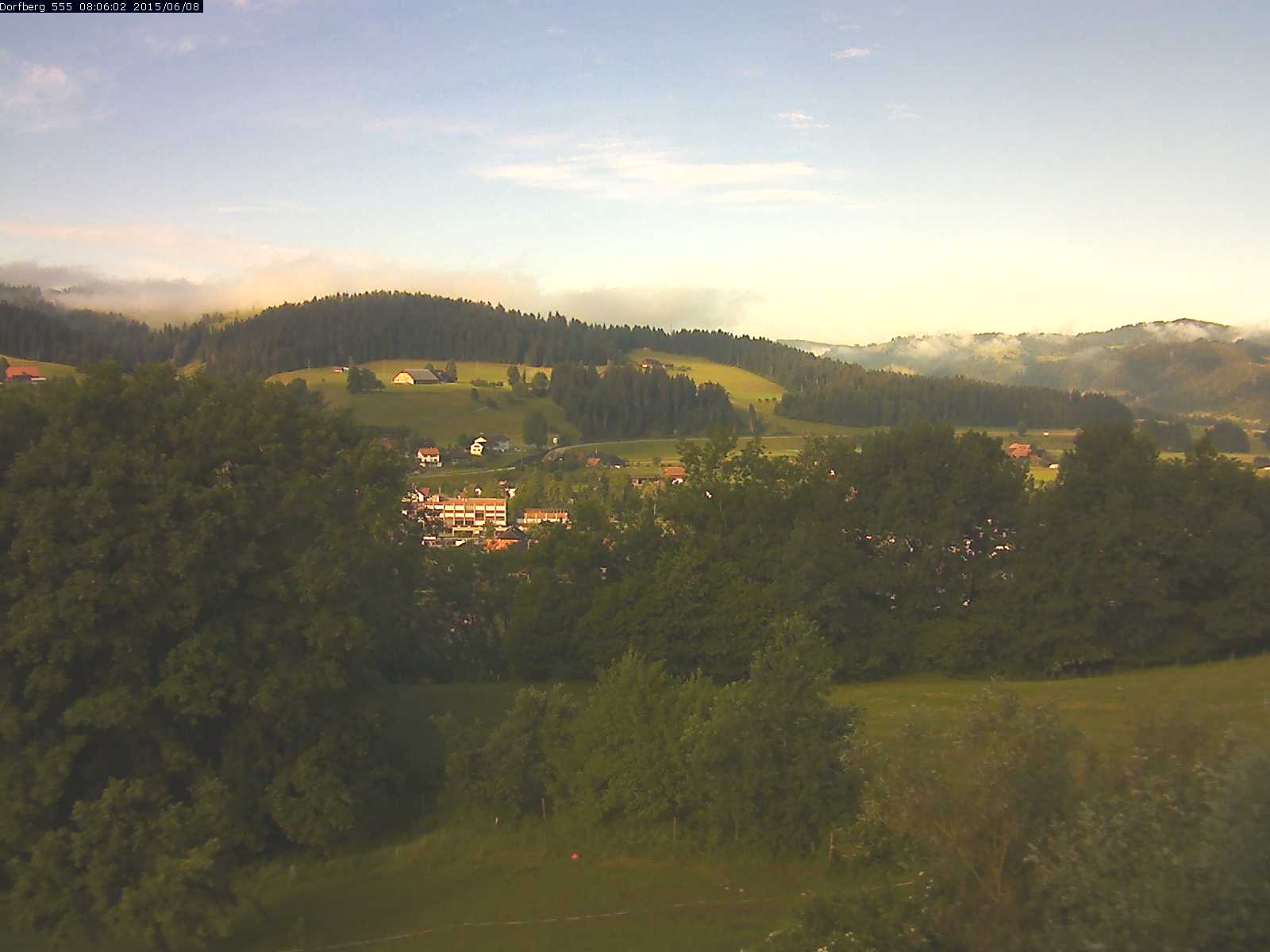 Webcam-Bild: Aussicht vom Dorfberg in Langnau 20150608-080601