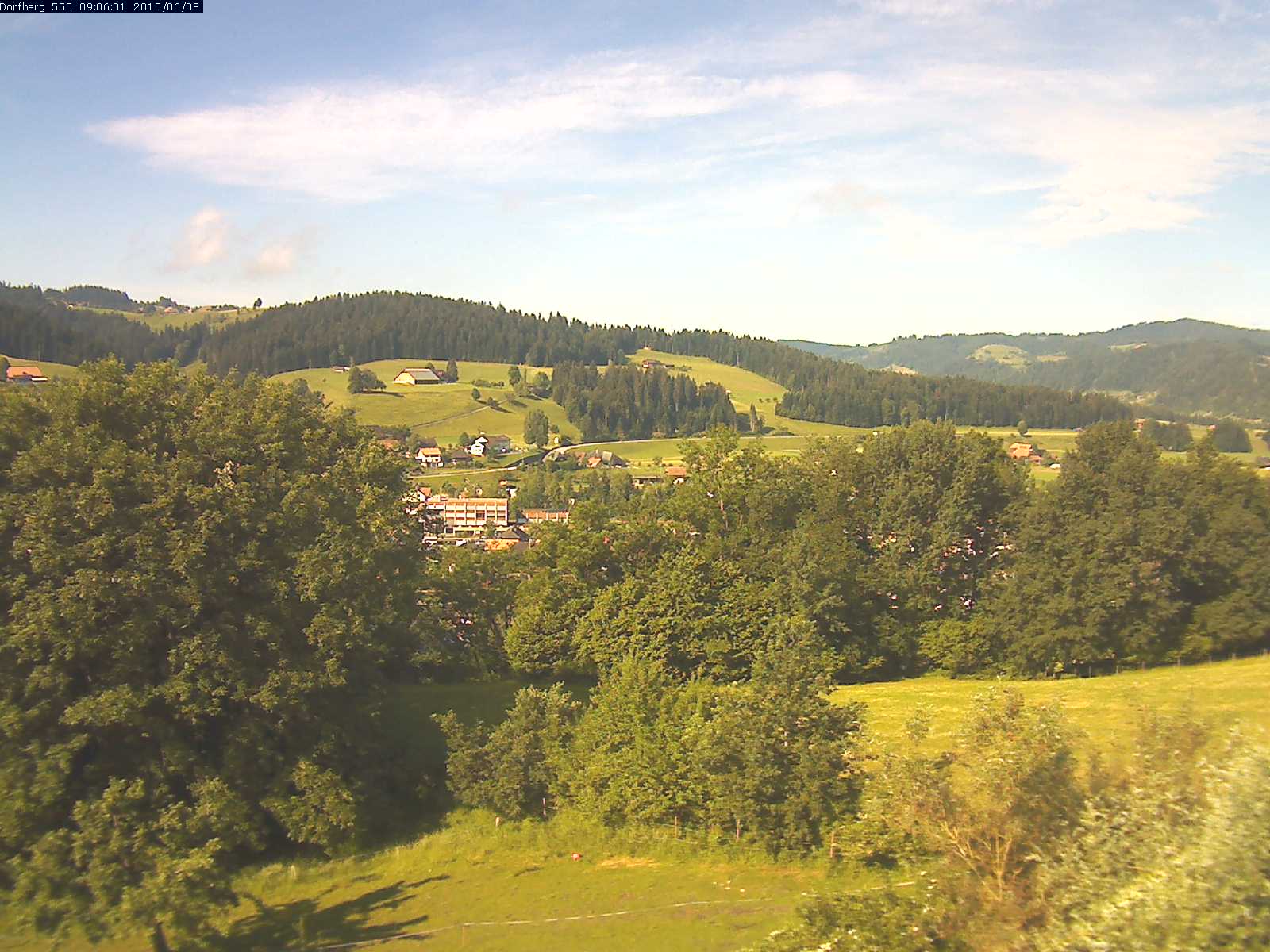 Webcam-Bild: Aussicht vom Dorfberg in Langnau 20150608-090601