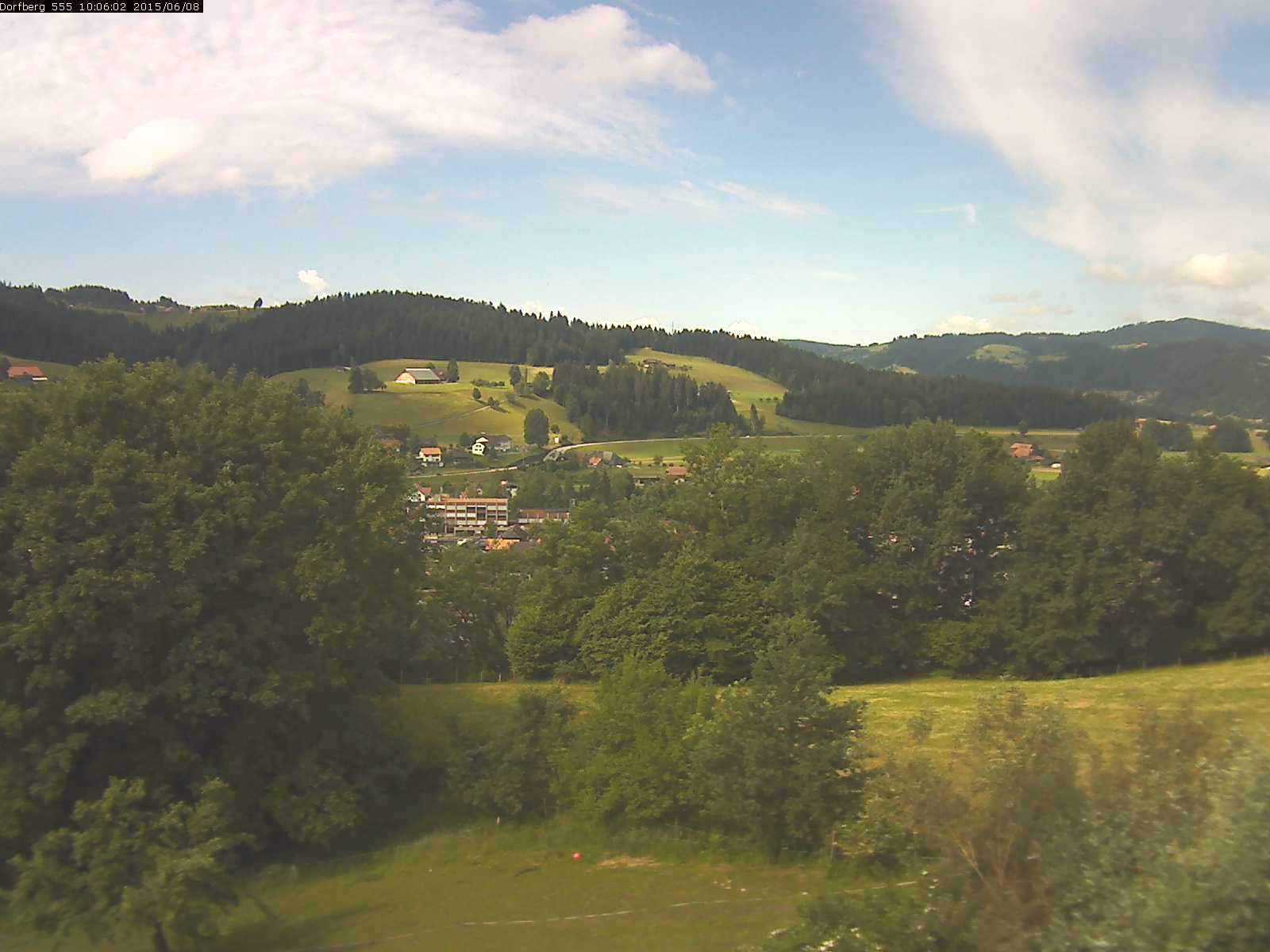 Webcam-Bild: Aussicht vom Dorfberg in Langnau 20150608-100601