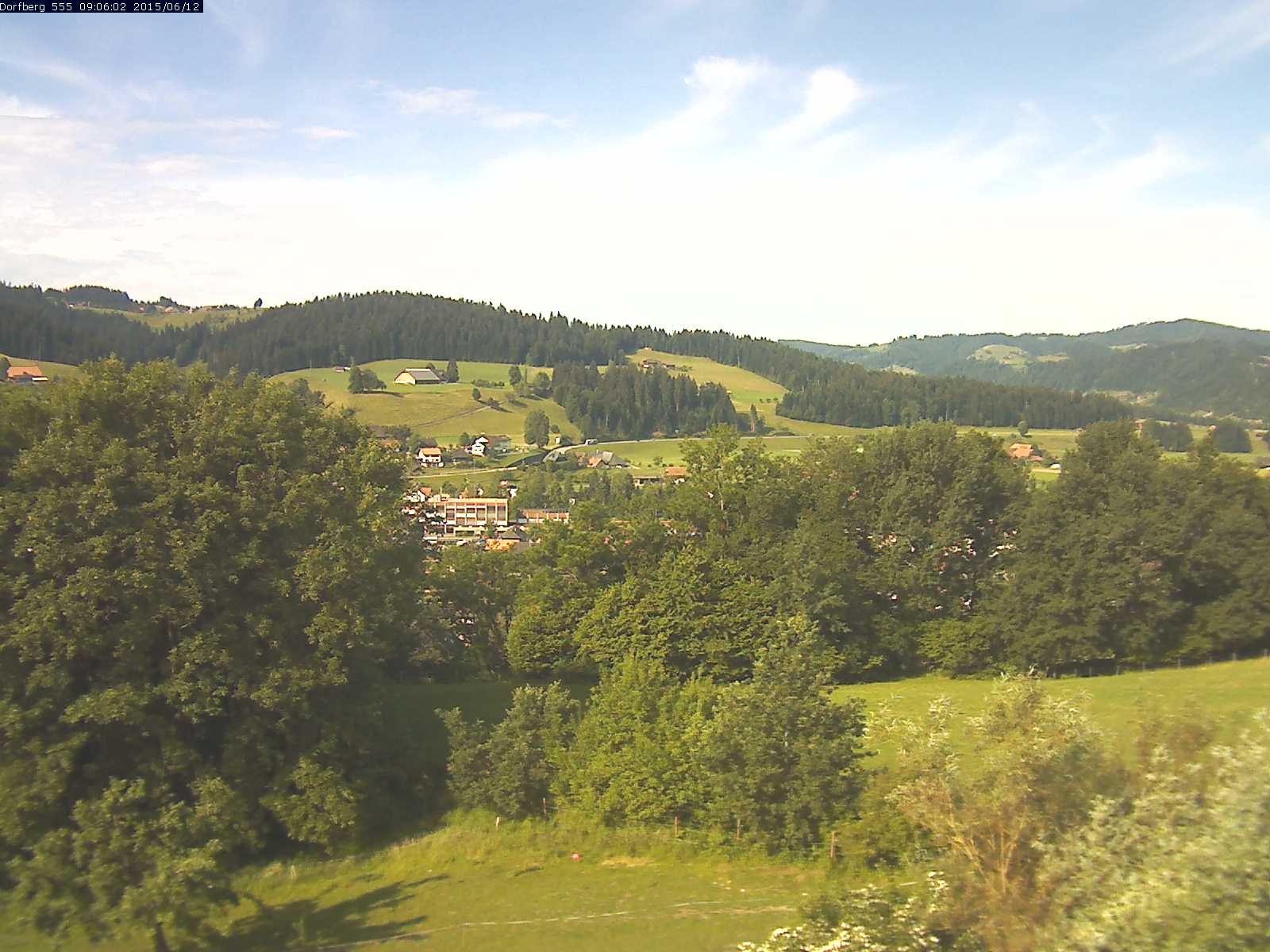 Webcam-Bild: Aussicht vom Dorfberg in Langnau 20150612-090601