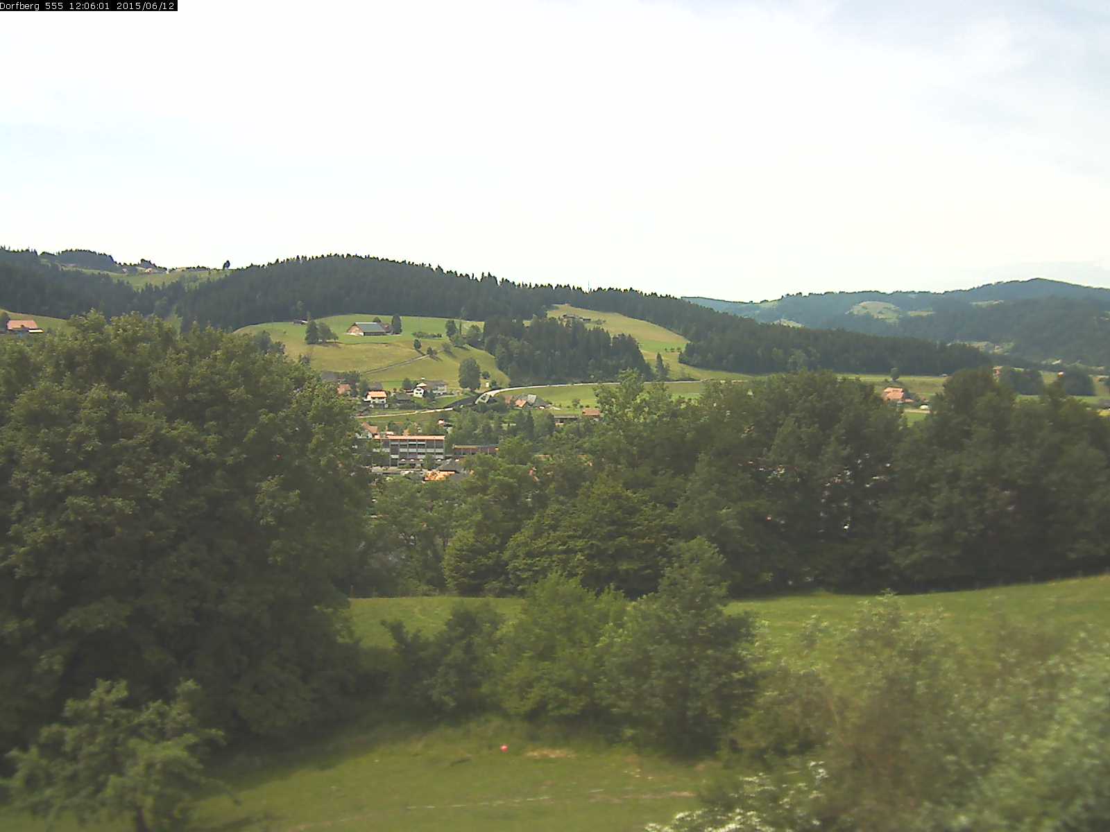 Webcam-Bild: Aussicht vom Dorfberg in Langnau 20150612-120601