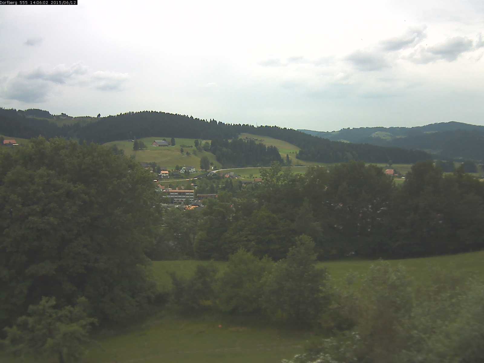 Webcam-Bild: Aussicht vom Dorfberg in Langnau 20150612-140601