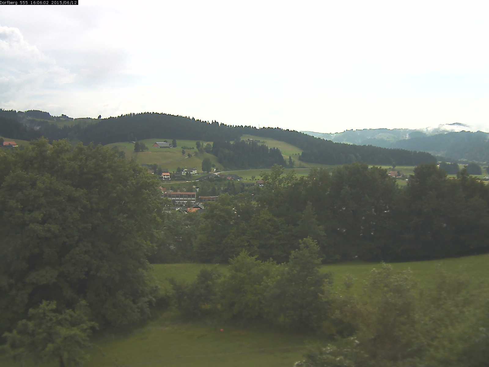 Webcam-Bild: Aussicht vom Dorfberg in Langnau 20150612-160601