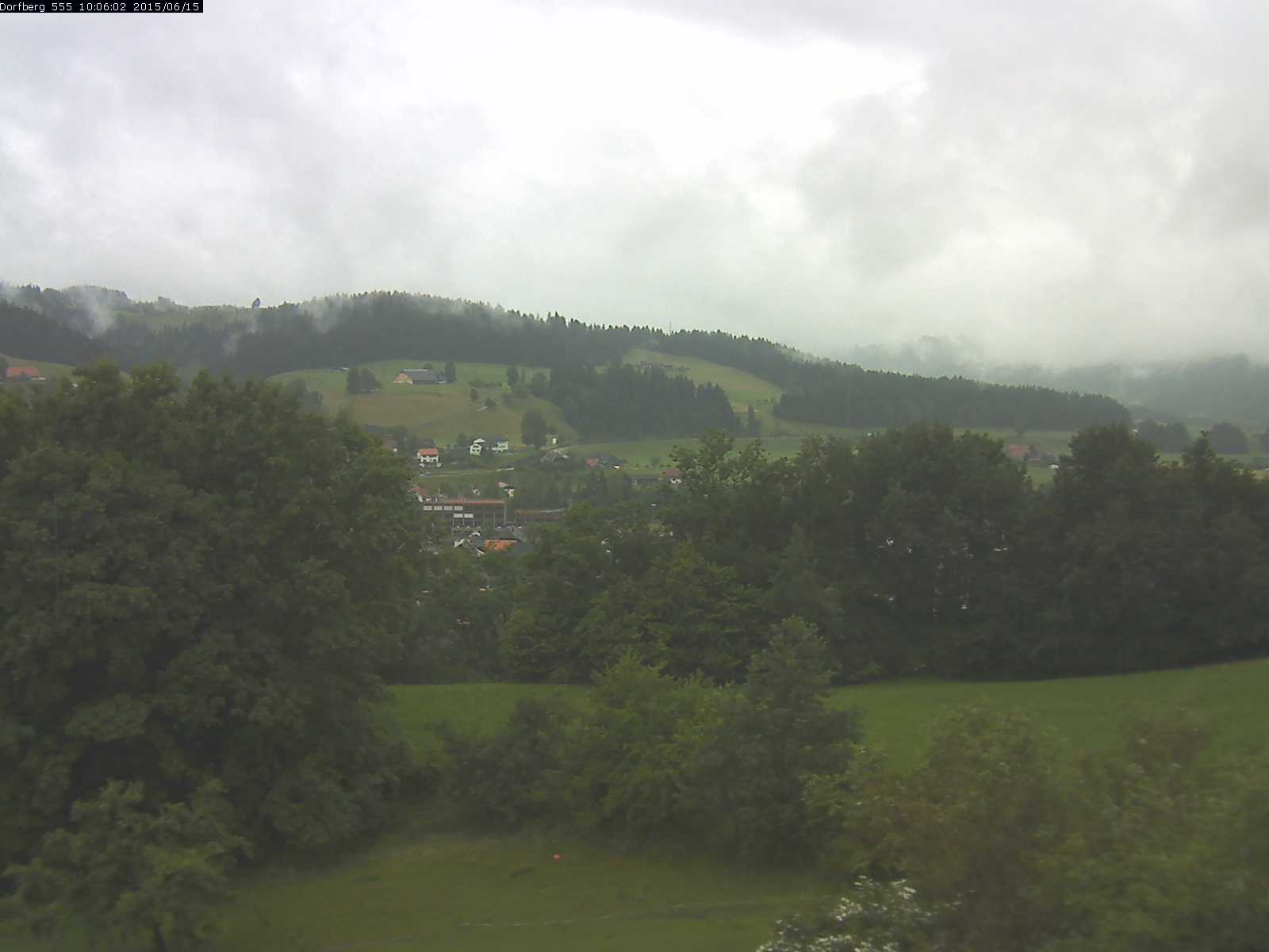Webcam-Bild: Aussicht vom Dorfberg in Langnau 20150615-100601