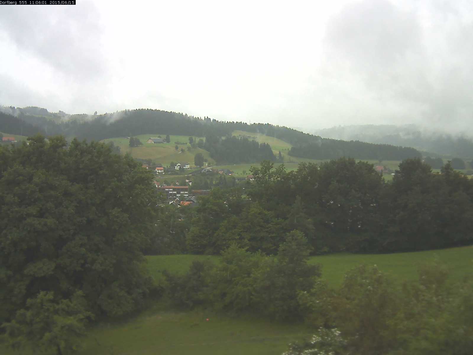 Webcam-Bild: Aussicht vom Dorfberg in Langnau 20150615-110601