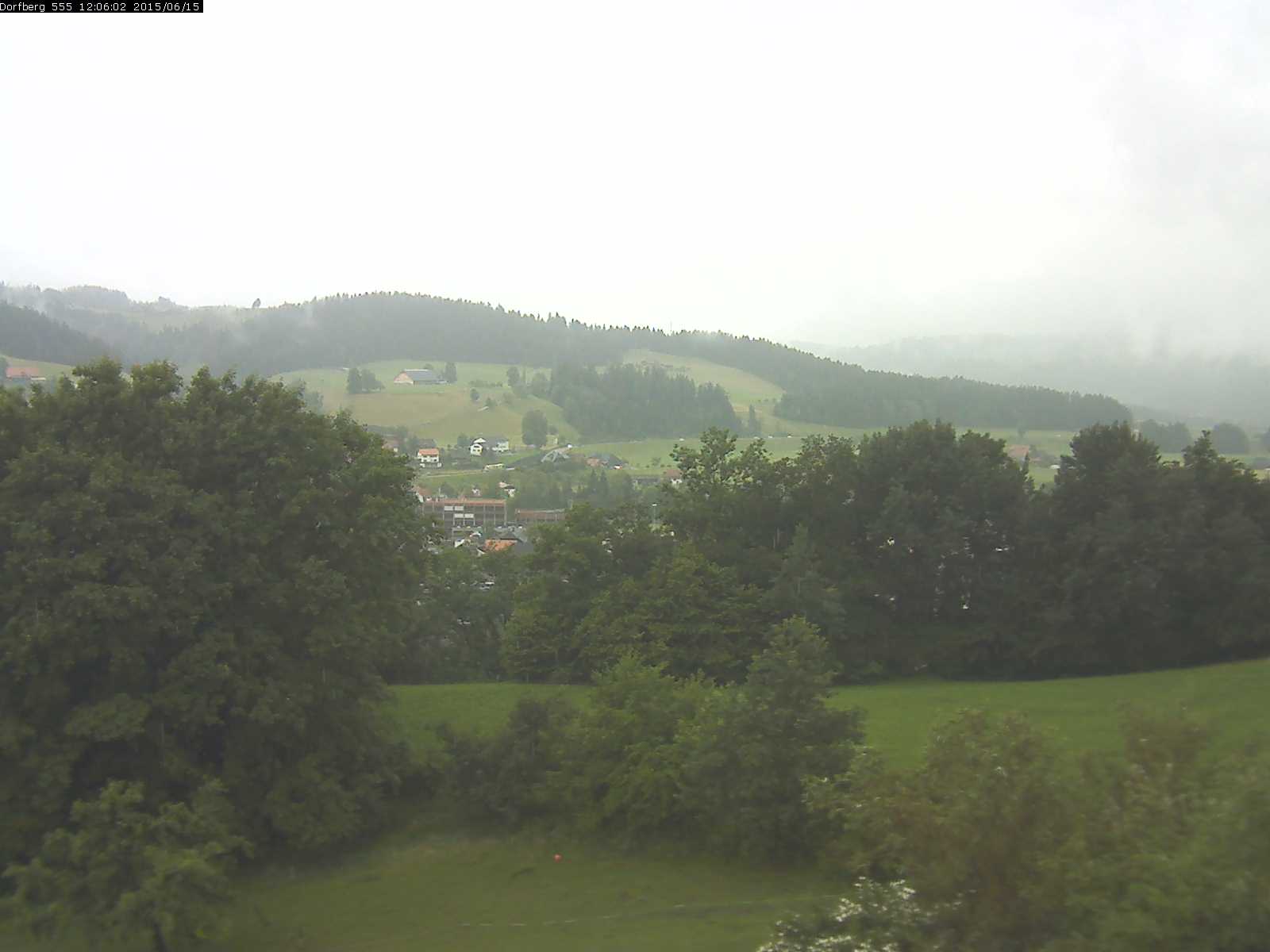 Webcam-Bild: Aussicht vom Dorfberg in Langnau 20150615-120601