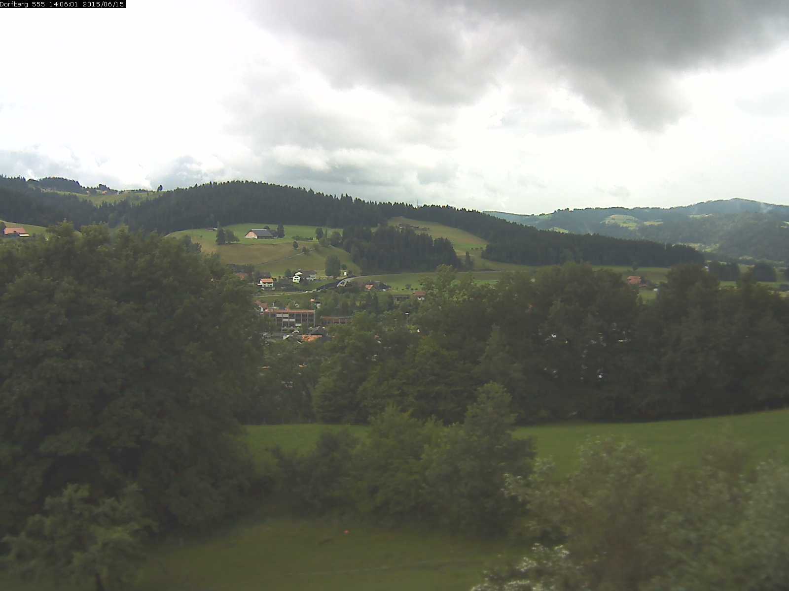 Webcam-Bild: Aussicht vom Dorfberg in Langnau 20150615-140601