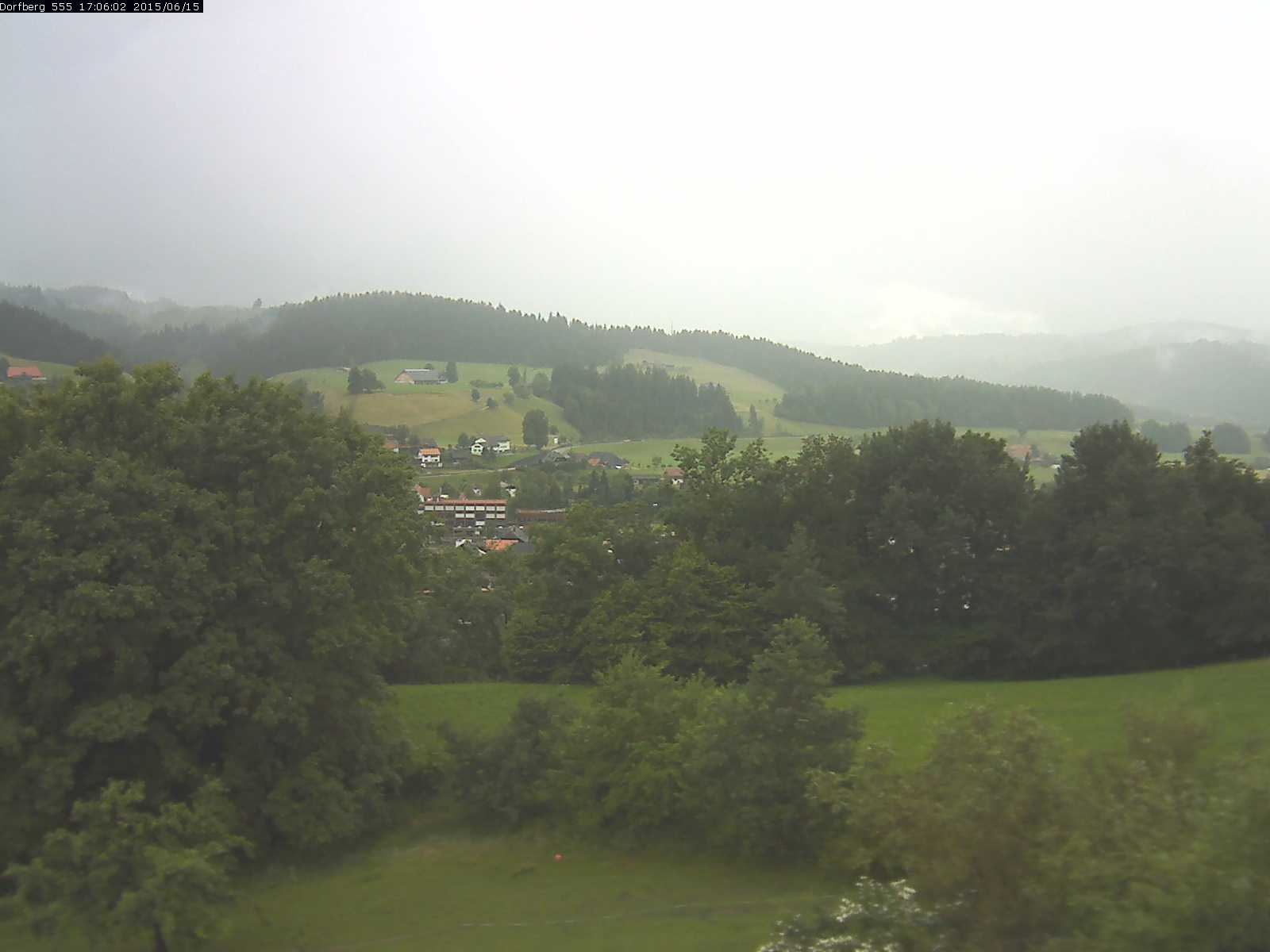 Webcam-Bild: Aussicht vom Dorfberg in Langnau 20150615-170601