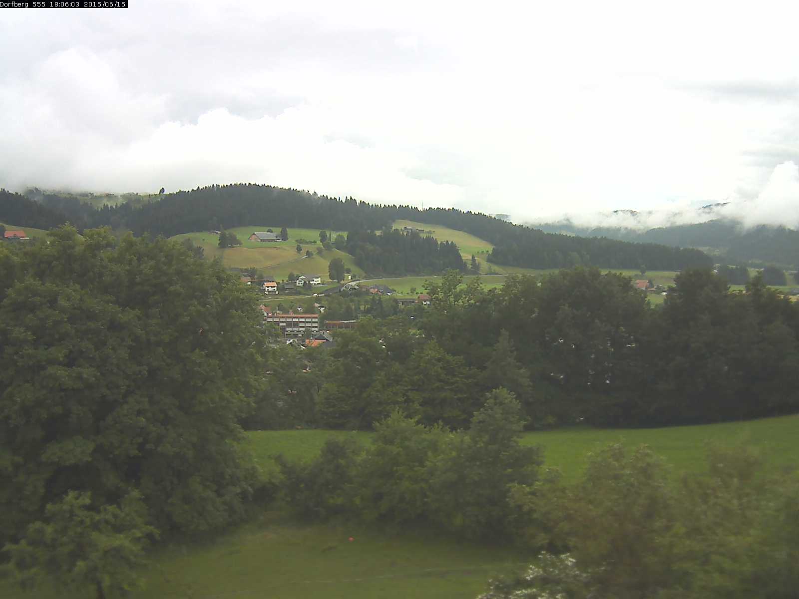Webcam-Bild: Aussicht vom Dorfberg in Langnau 20150615-180601