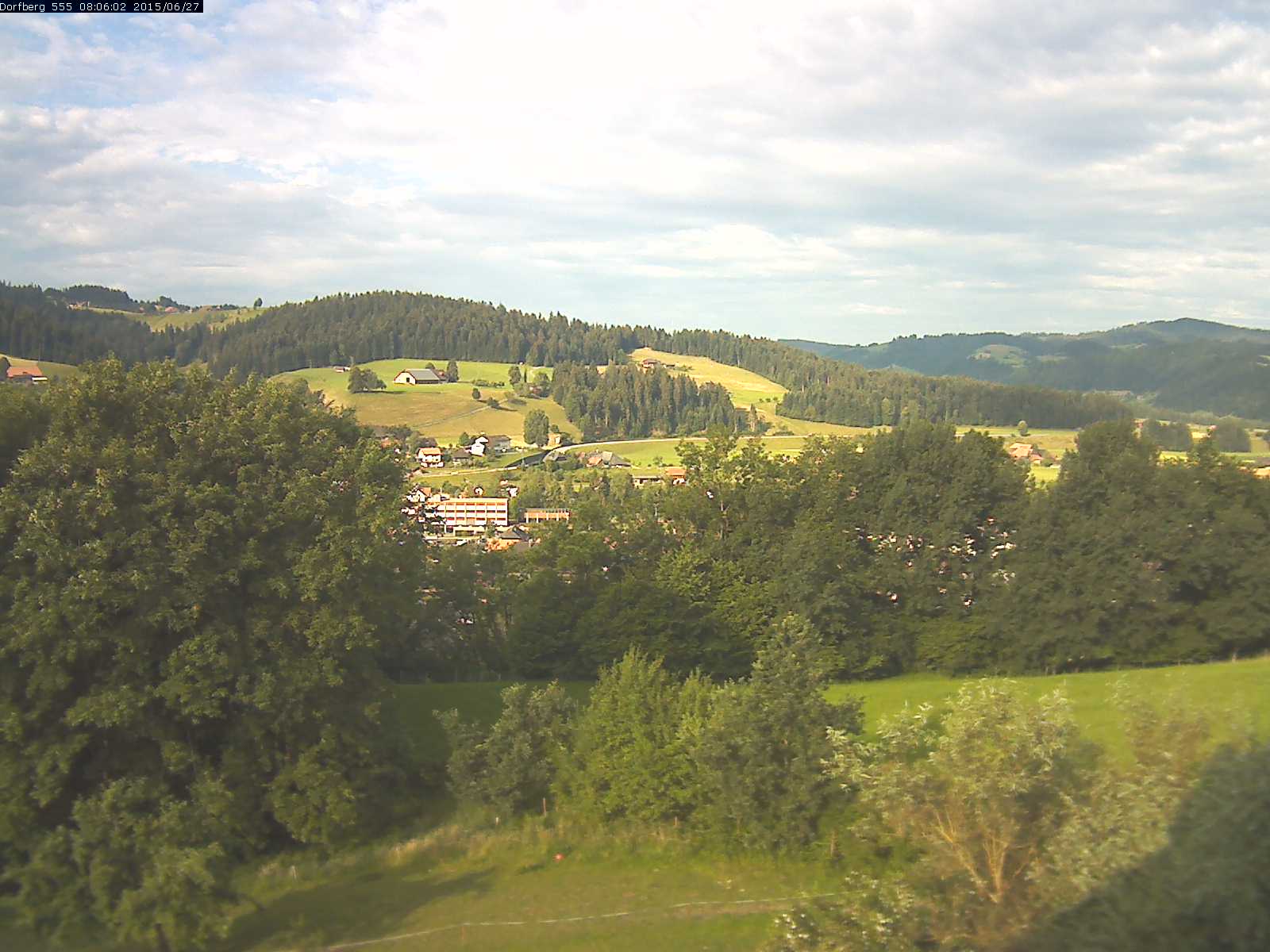 Webcam-Bild: Aussicht vom Dorfberg in Langnau 20150627-080601