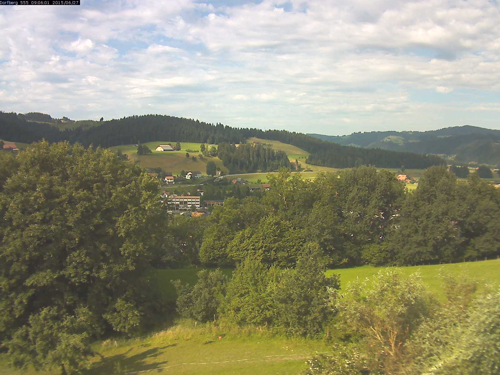 Webcam-Bild: Aussicht vom Dorfberg in Langnau 20150627-090601