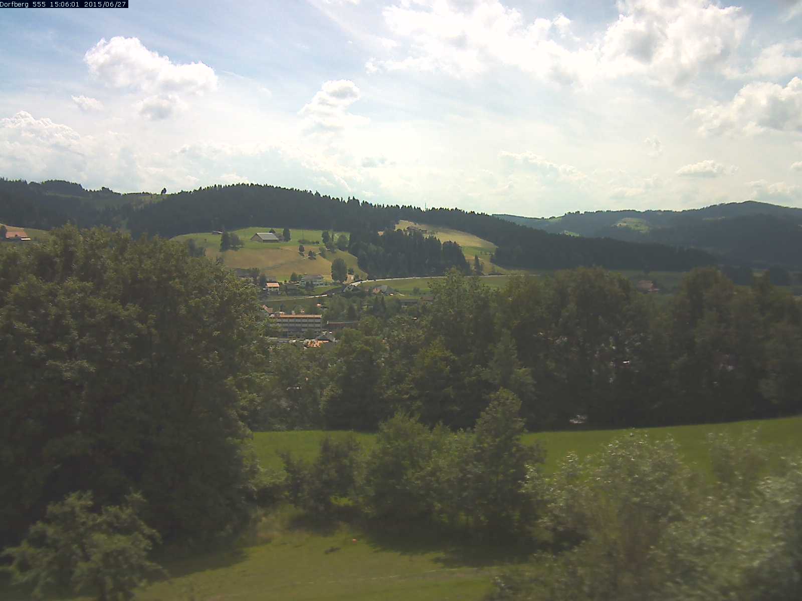 Webcam-Bild: Aussicht vom Dorfberg in Langnau 20150627-150601