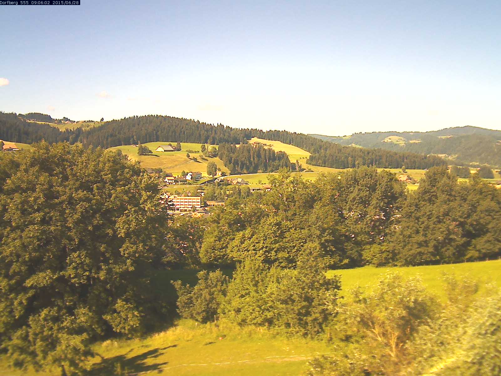 Webcam-Bild: Aussicht vom Dorfberg in Langnau 20150628-090601