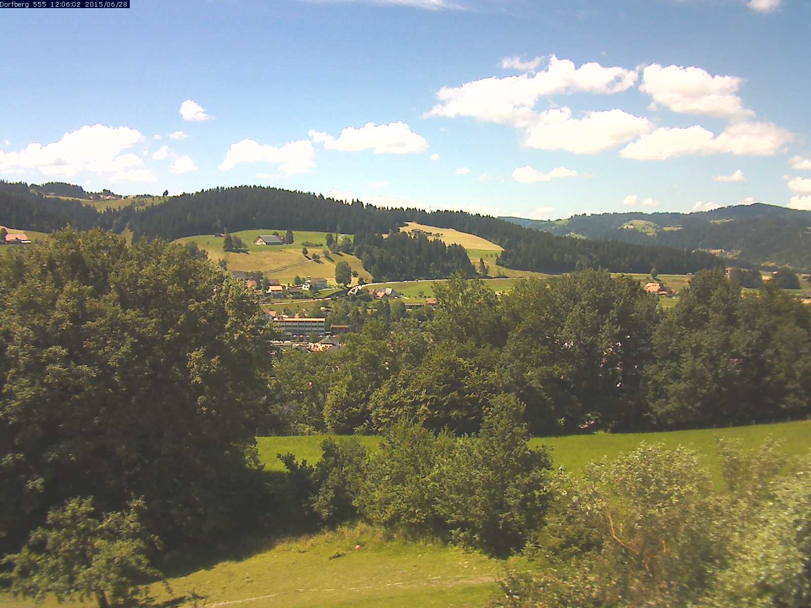 Webcam-Bild: Aussicht vom Dorfberg in Langnau 20150628-120601