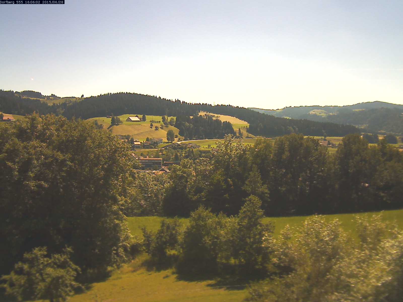 Webcam-Bild: Aussicht vom Dorfberg in Langnau 20150628-160601