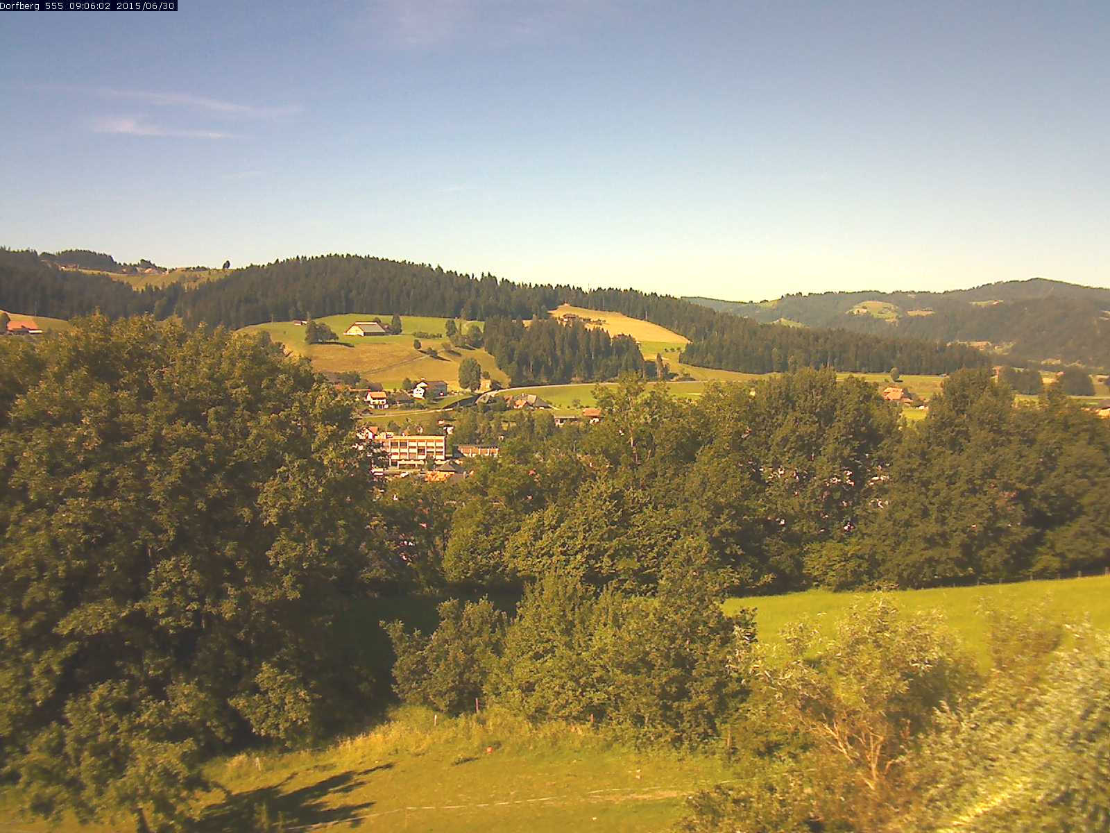 Webcam-Bild: Aussicht vom Dorfberg in Langnau 20150630-090601