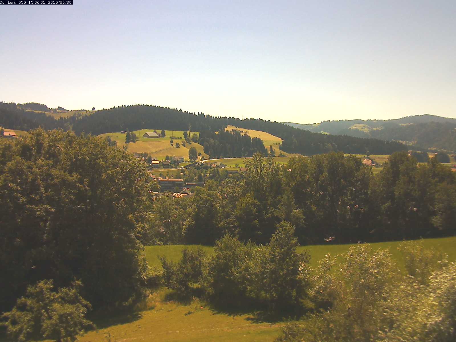 Webcam-Bild: Aussicht vom Dorfberg in Langnau 20150630-150601