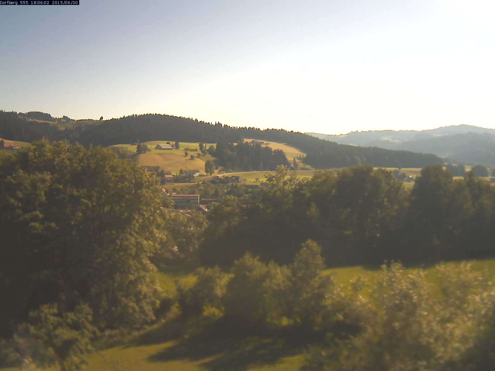 Webcam-Bild: Aussicht vom Dorfberg in Langnau 20150630-180601