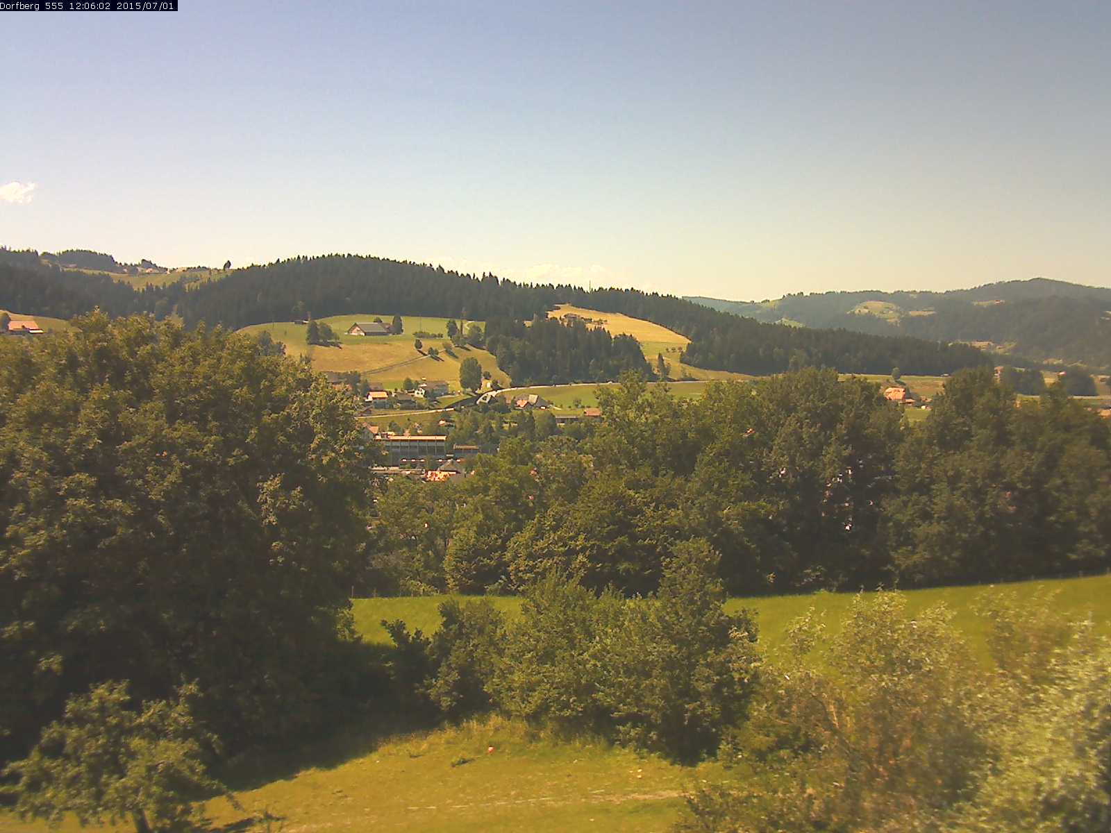 Webcam-Bild: Aussicht vom Dorfberg in Langnau 20150701-120601