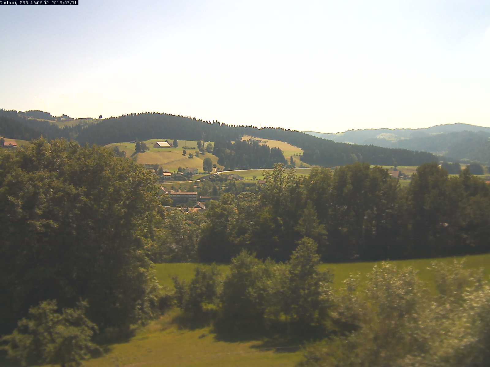 Webcam-Bild: Aussicht vom Dorfberg in Langnau 20150701-160601
