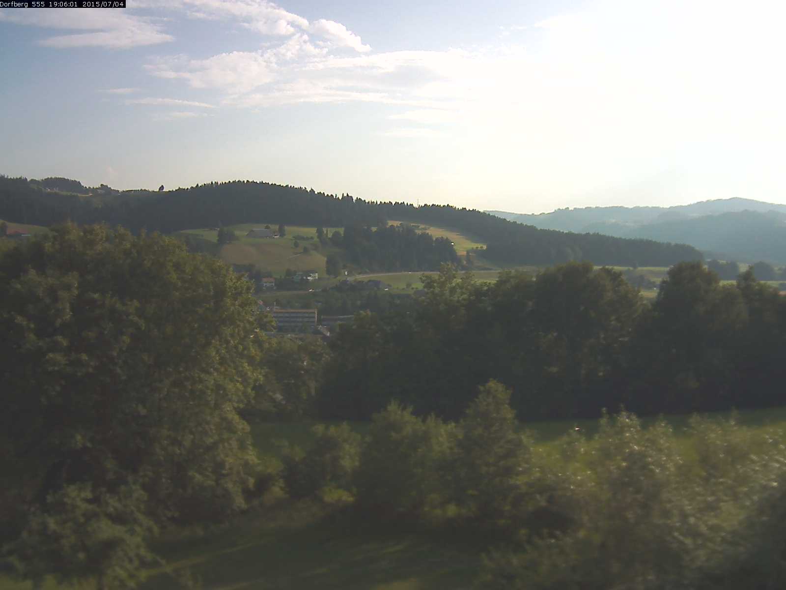 Webcam-Bild: Aussicht vom Dorfberg in Langnau 20150704-190601