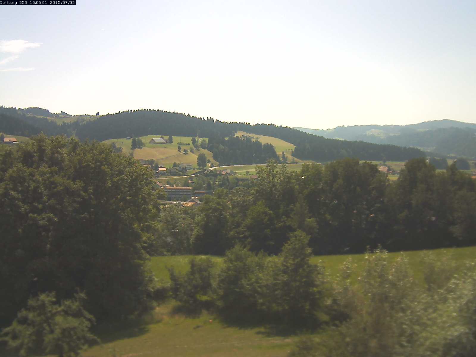 Webcam-Bild: Aussicht vom Dorfberg in Langnau 20150705-150601