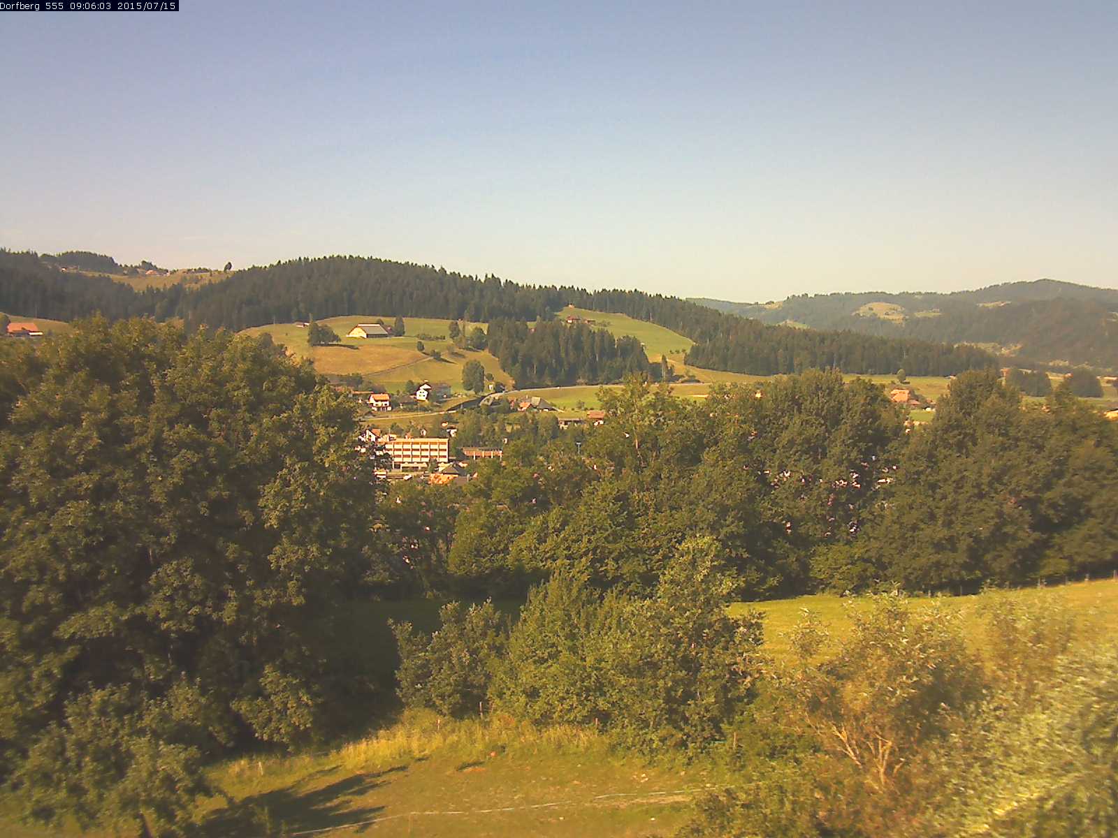 Webcam-Bild: Aussicht vom Dorfberg in Langnau 20150715-090601