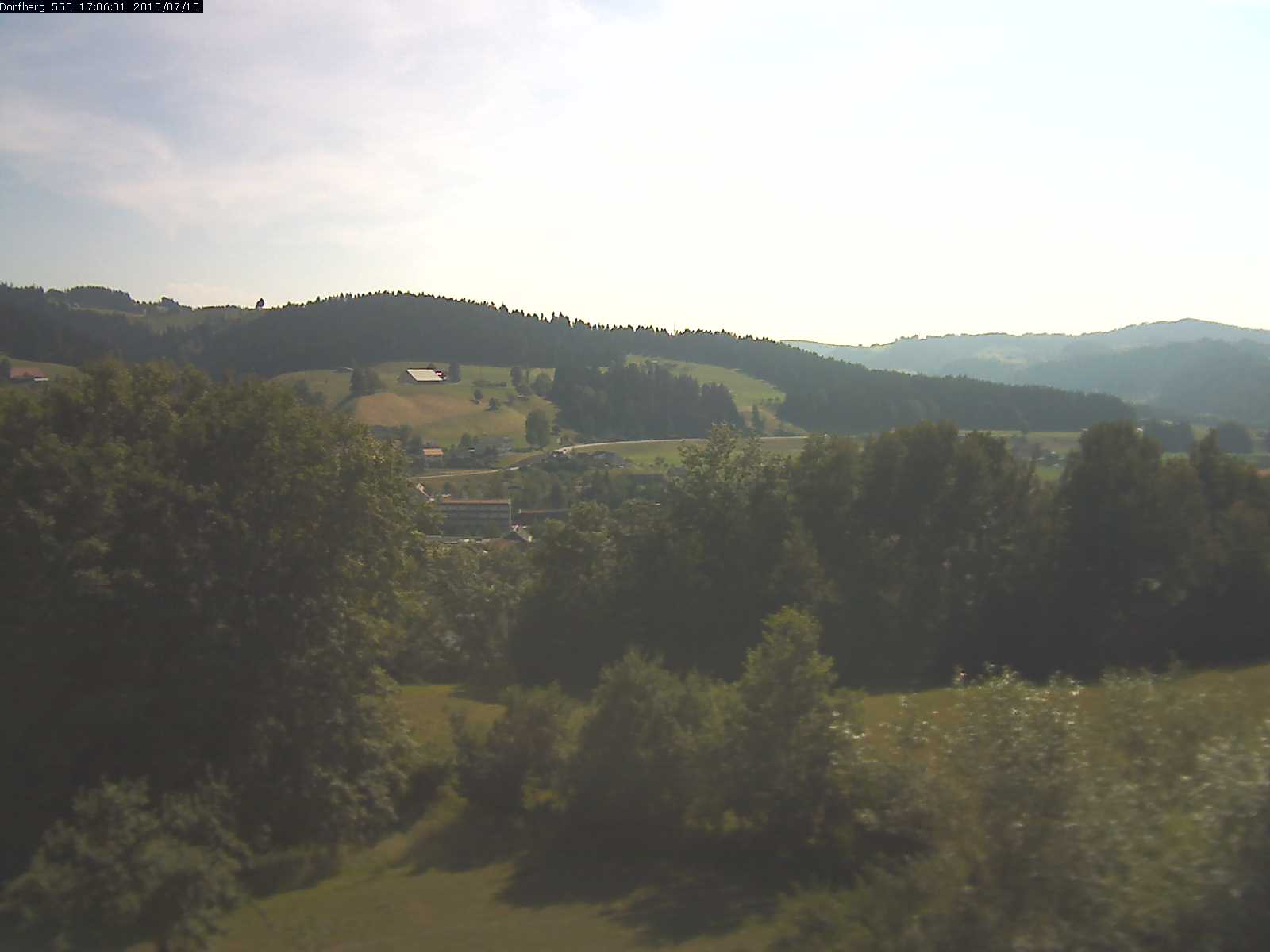 Webcam-Bild: Aussicht vom Dorfberg in Langnau 20150715-170601