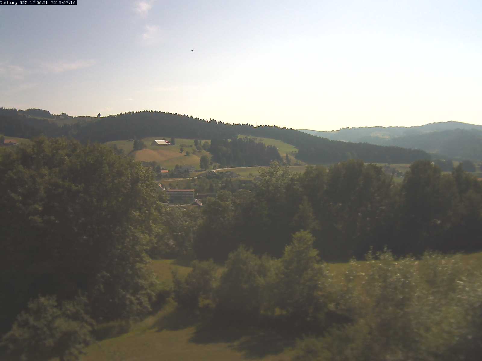 Webcam-Bild: Aussicht vom Dorfberg in Langnau 20150716-170601