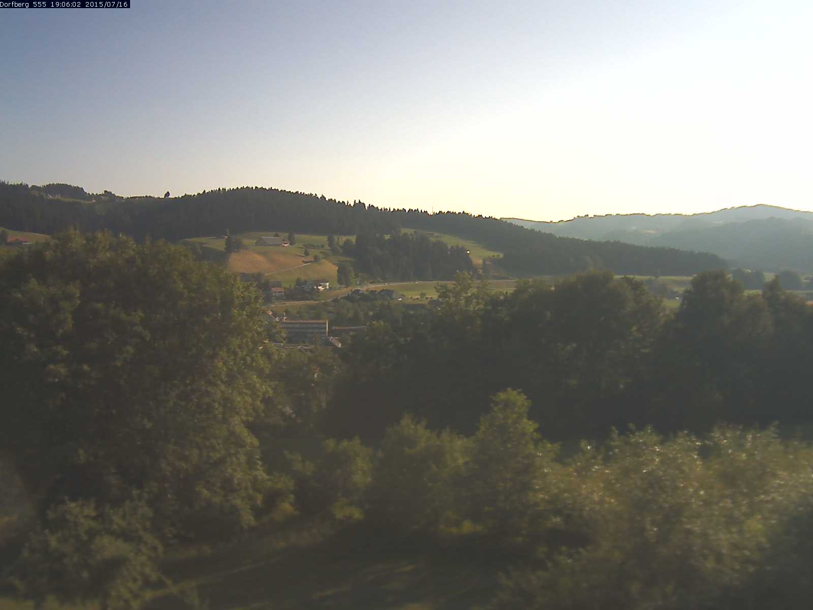 Webcam-Bild: Aussicht vom Dorfberg in Langnau 20150716-190601