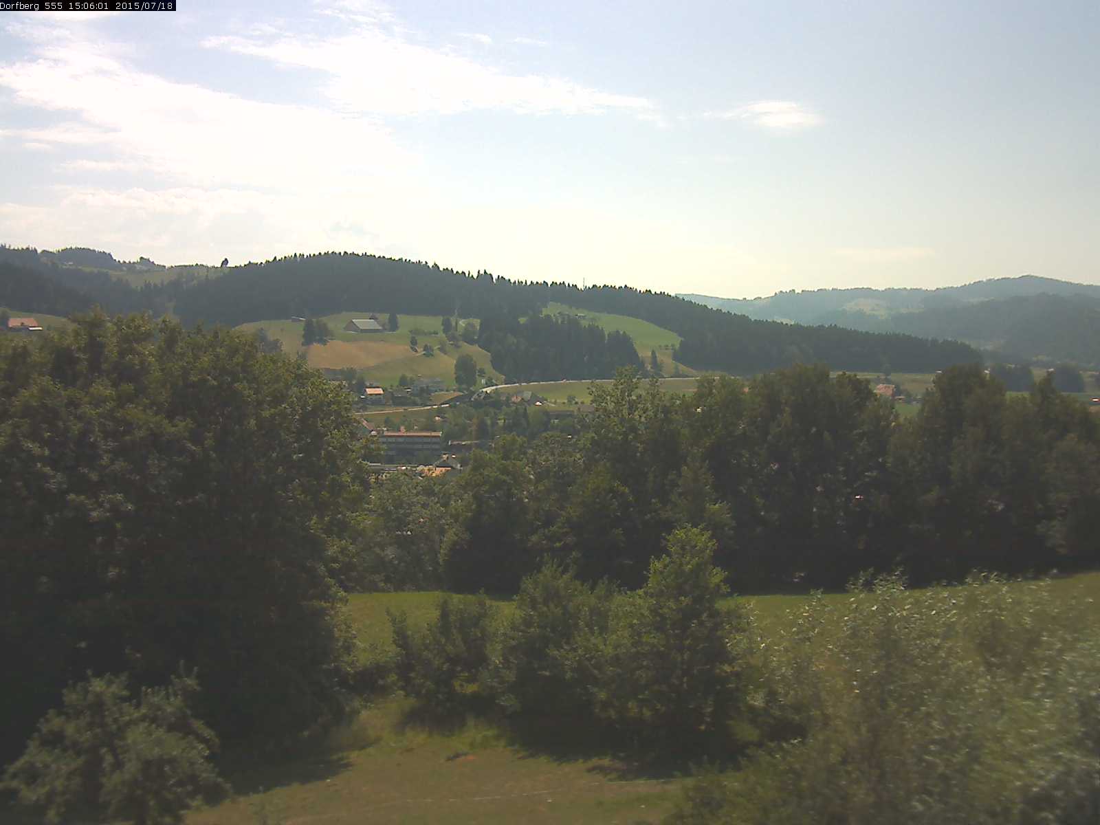 Webcam-Bild: Aussicht vom Dorfberg in Langnau 20150718-150601