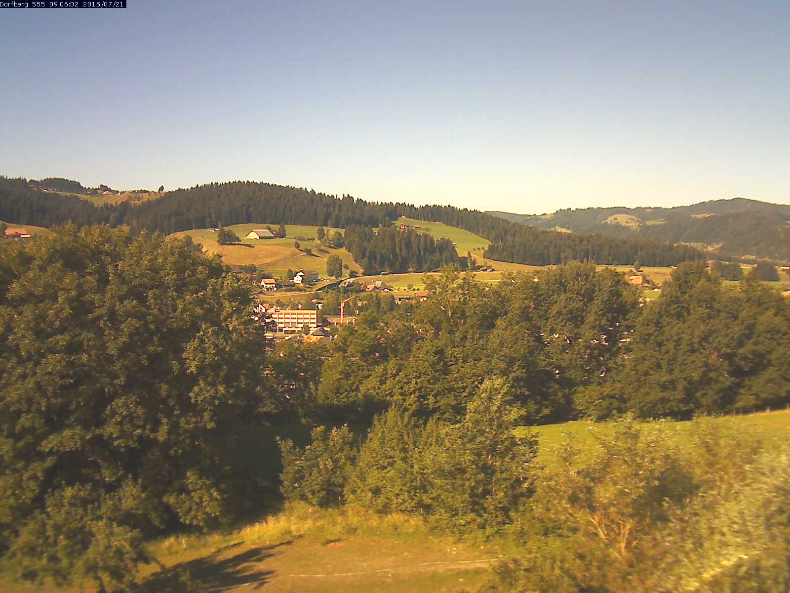 Webcam-Bild: Aussicht vom Dorfberg in Langnau 20150721-090601