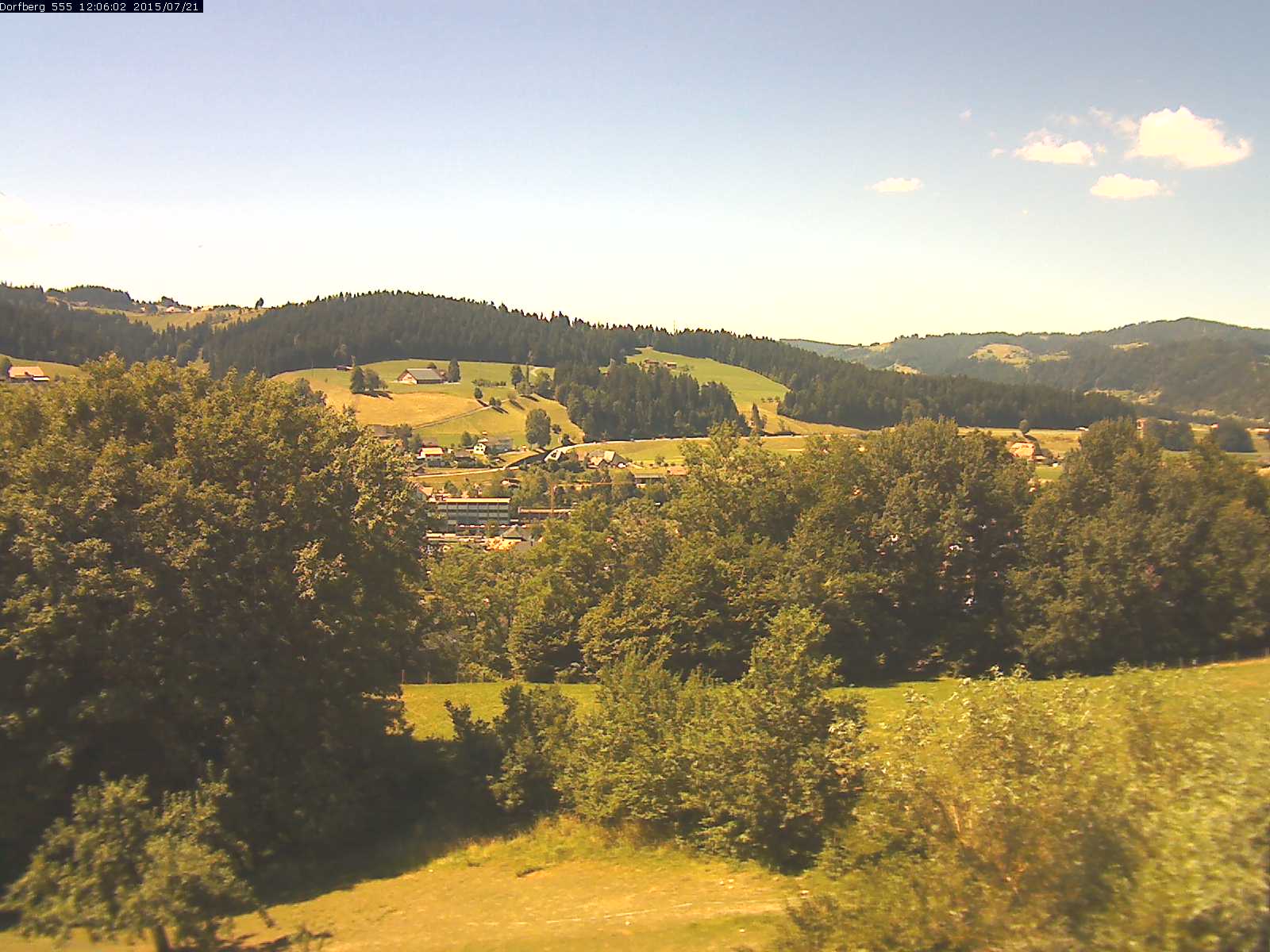 Webcam-Bild: Aussicht vom Dorfberg in Langnau 20150721-120601